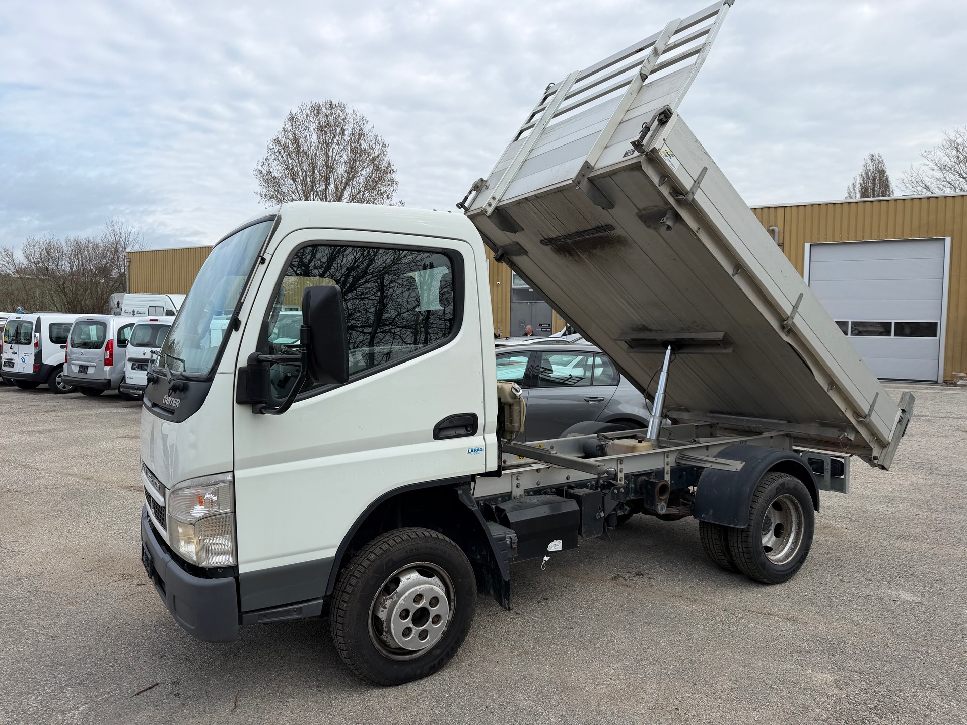MITSUBISHI CANTER