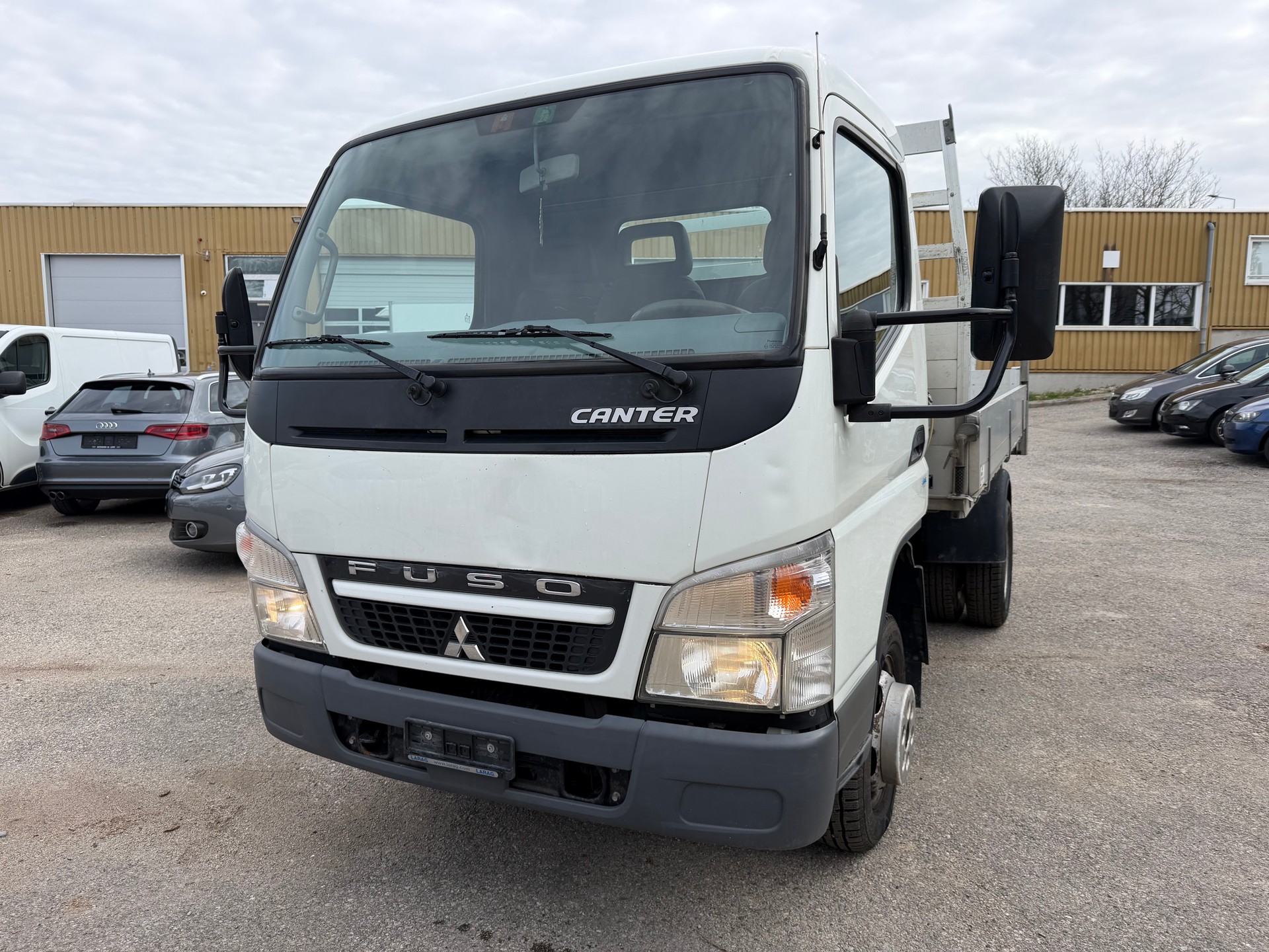 MITSUBISHI CANTER-image-6