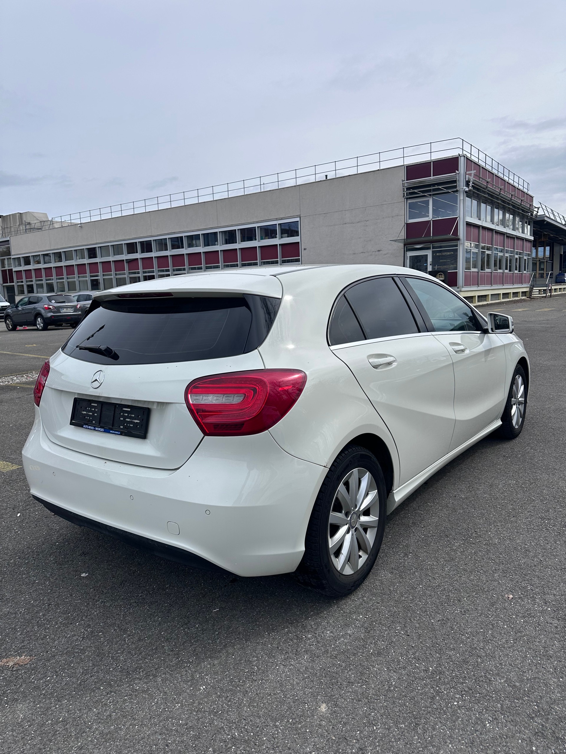 MERCEDES-BENZ A 180 BlueEfficiency Edition Style-image-3