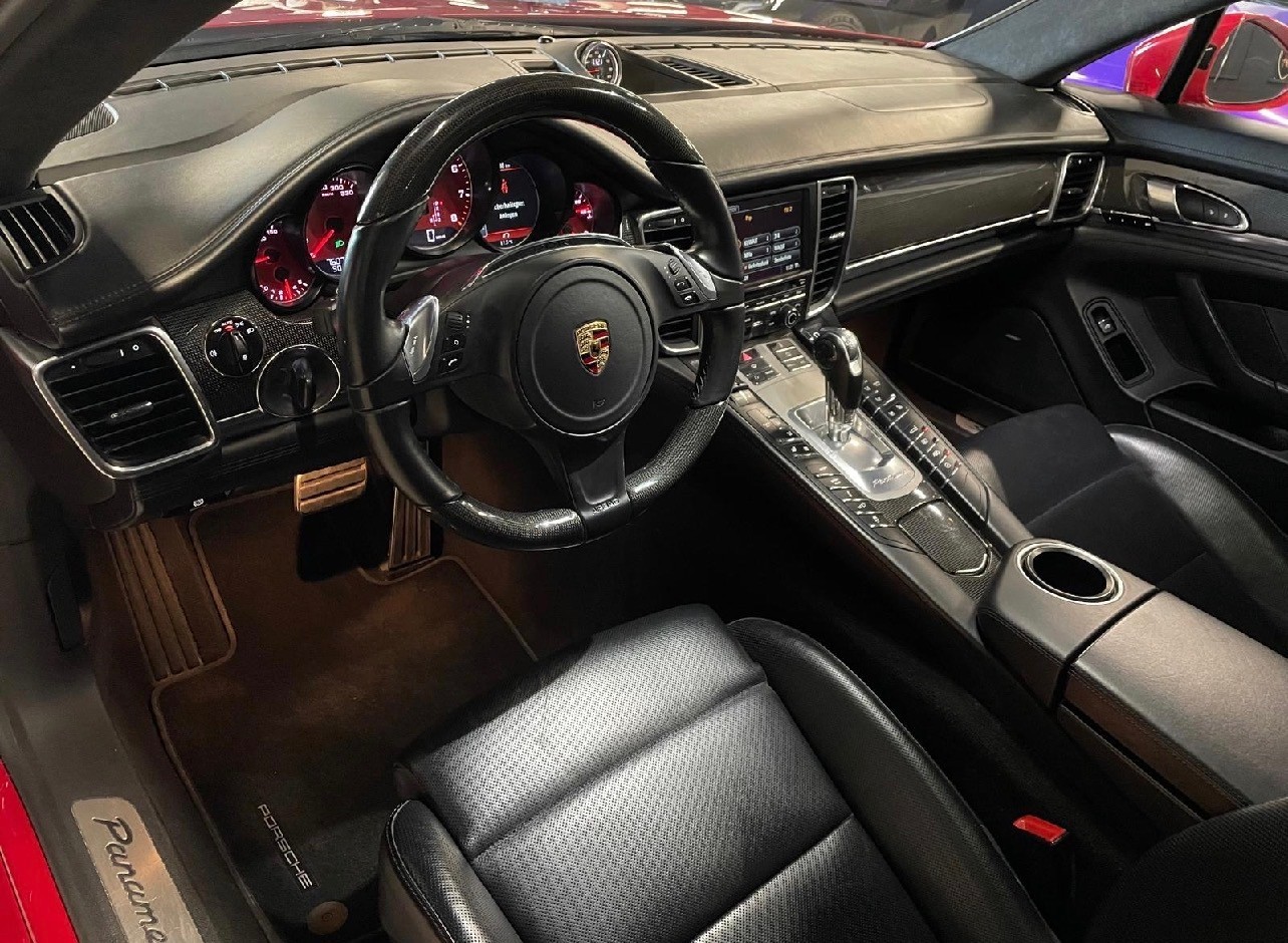 PORSCHE Panamera GTS 4.8 PDK-image-11