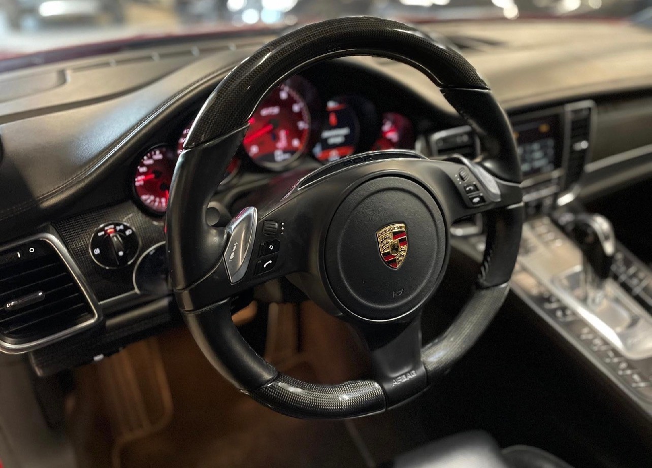 PORSCHE Panamera GTS 4.8 PDK-image-15