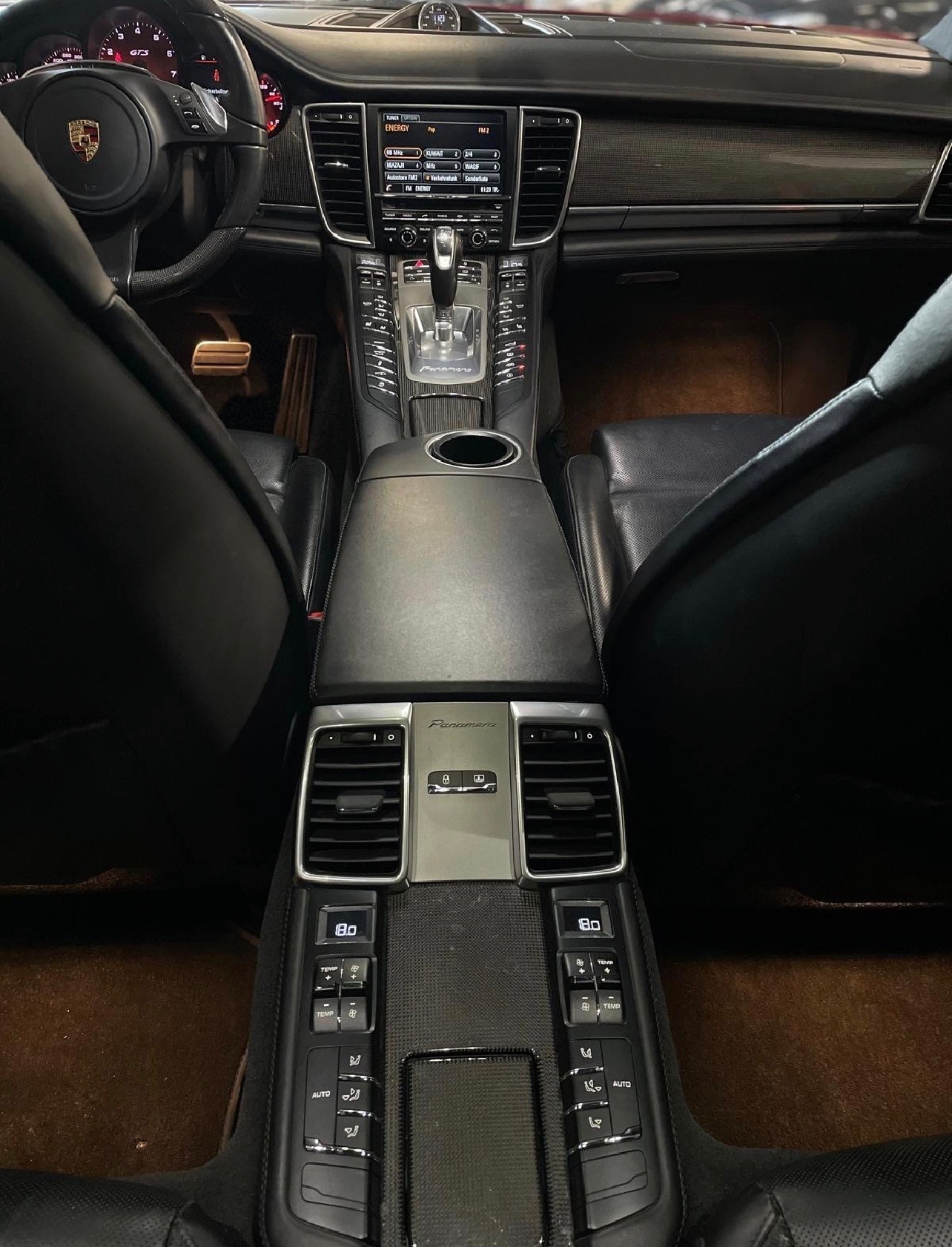 PORSCHE Panamera GTS 4.8 PDK-image-10