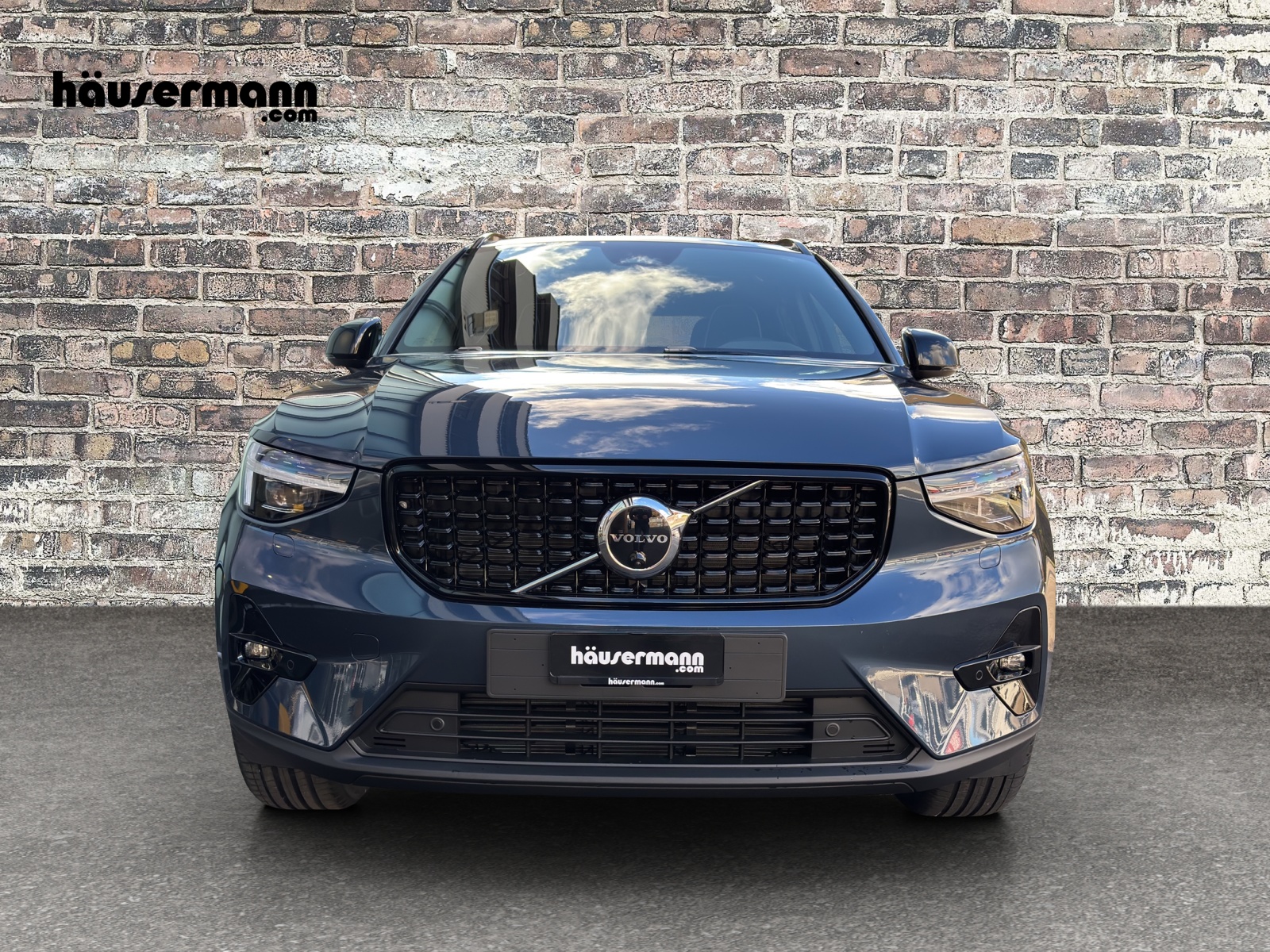 VOLVO XC40 2.0 B4 FWD MH Benzin Ultimate Dark-image-9