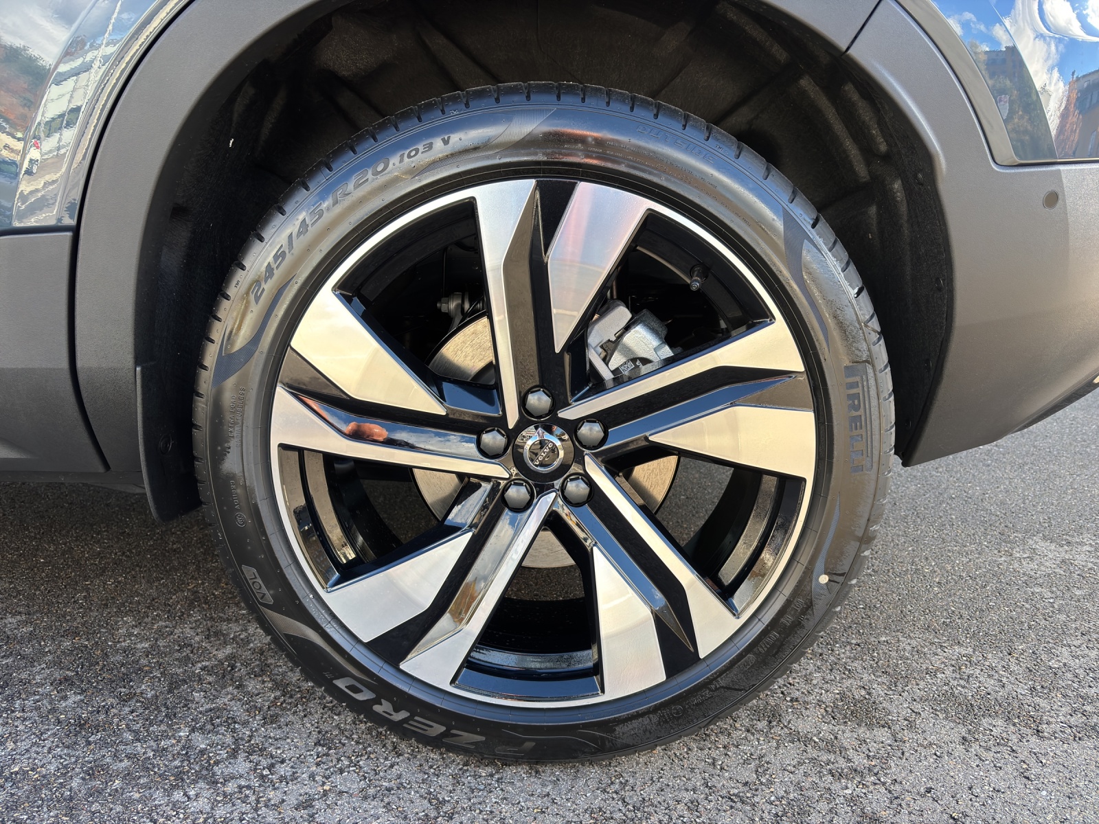 VOLVO XC40 2.0 B4 FWD MH Benzin Ultimate Dark-image-15
