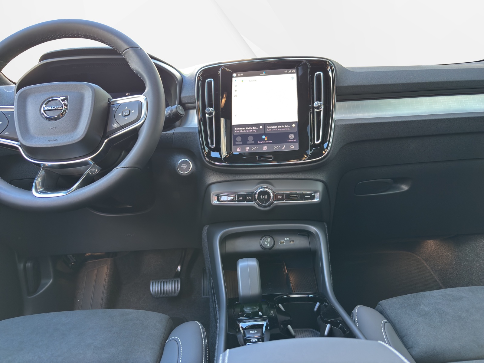 VOLVO XC40 2.0 B4 FWD MH Benzin Ultimate Dark-image-8