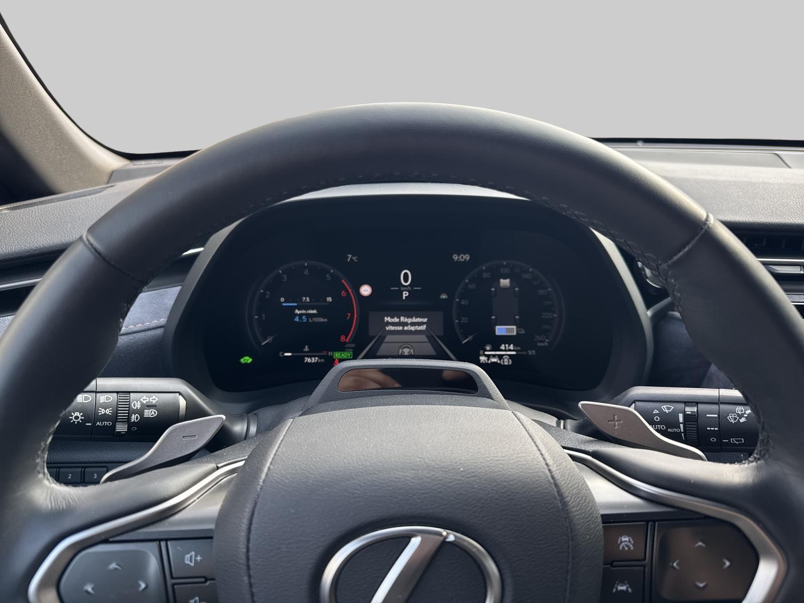 LEXUS LBX FWD Cool CVT-image-6