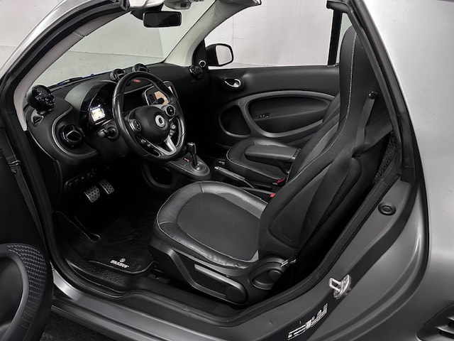 SMART fortwo Cabrio 130 HP Brabus twinmatic-image-16
