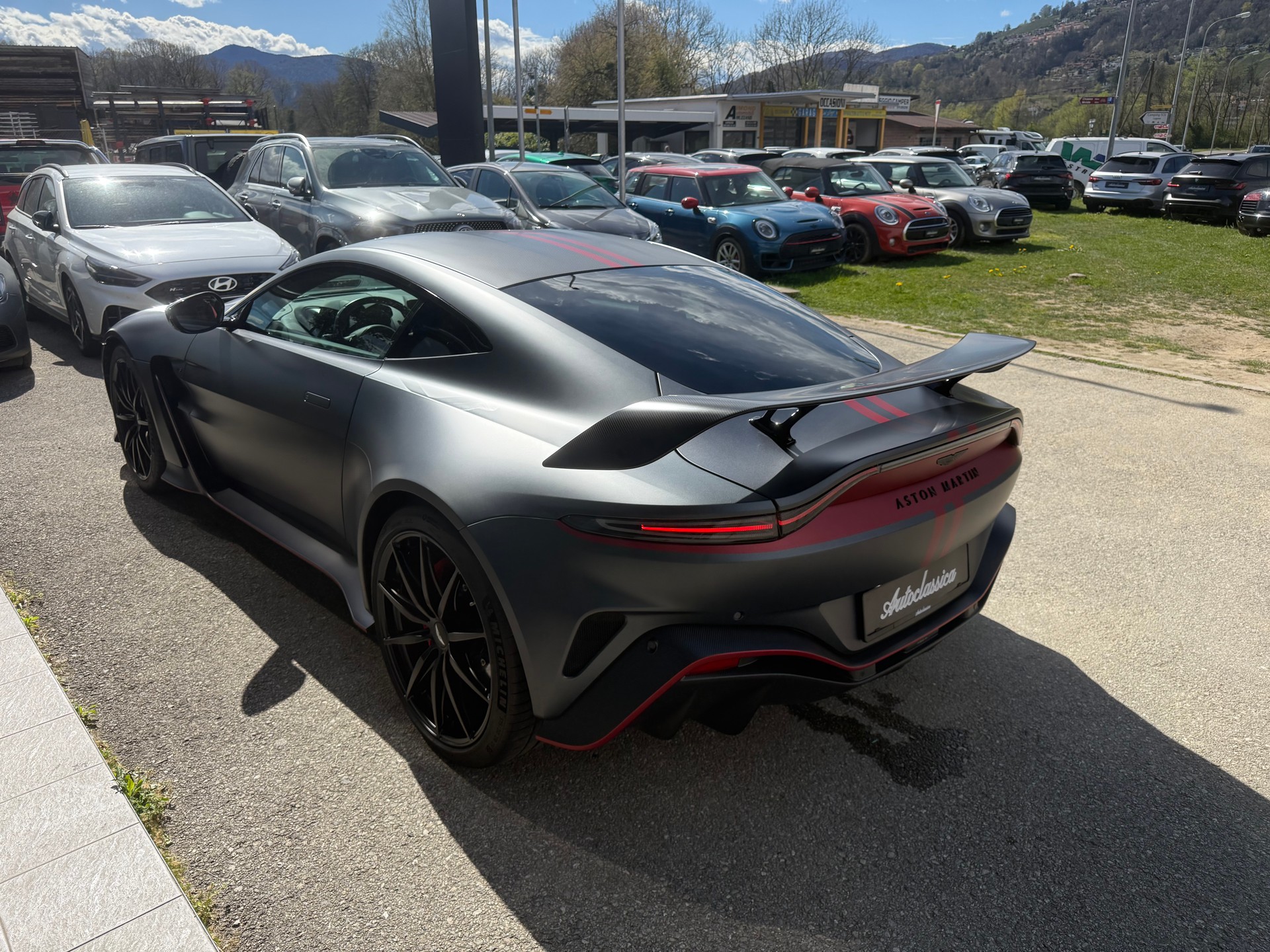 ASTON MARTIN V12 Vantage Coupé 5.2 V12 Bi-Turbo *** 1 of 333***-image-7