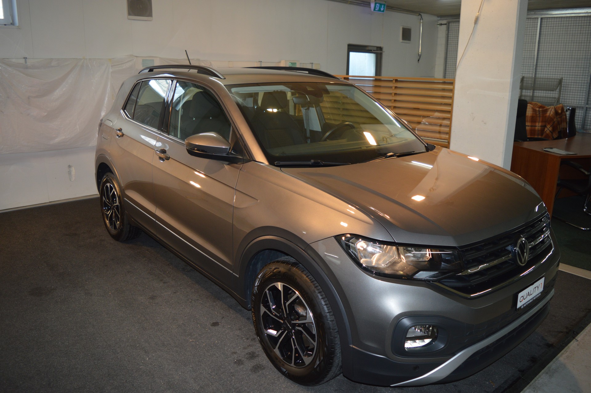VW T-Cross 1.0 TSI Life DSG-showroom-element-1