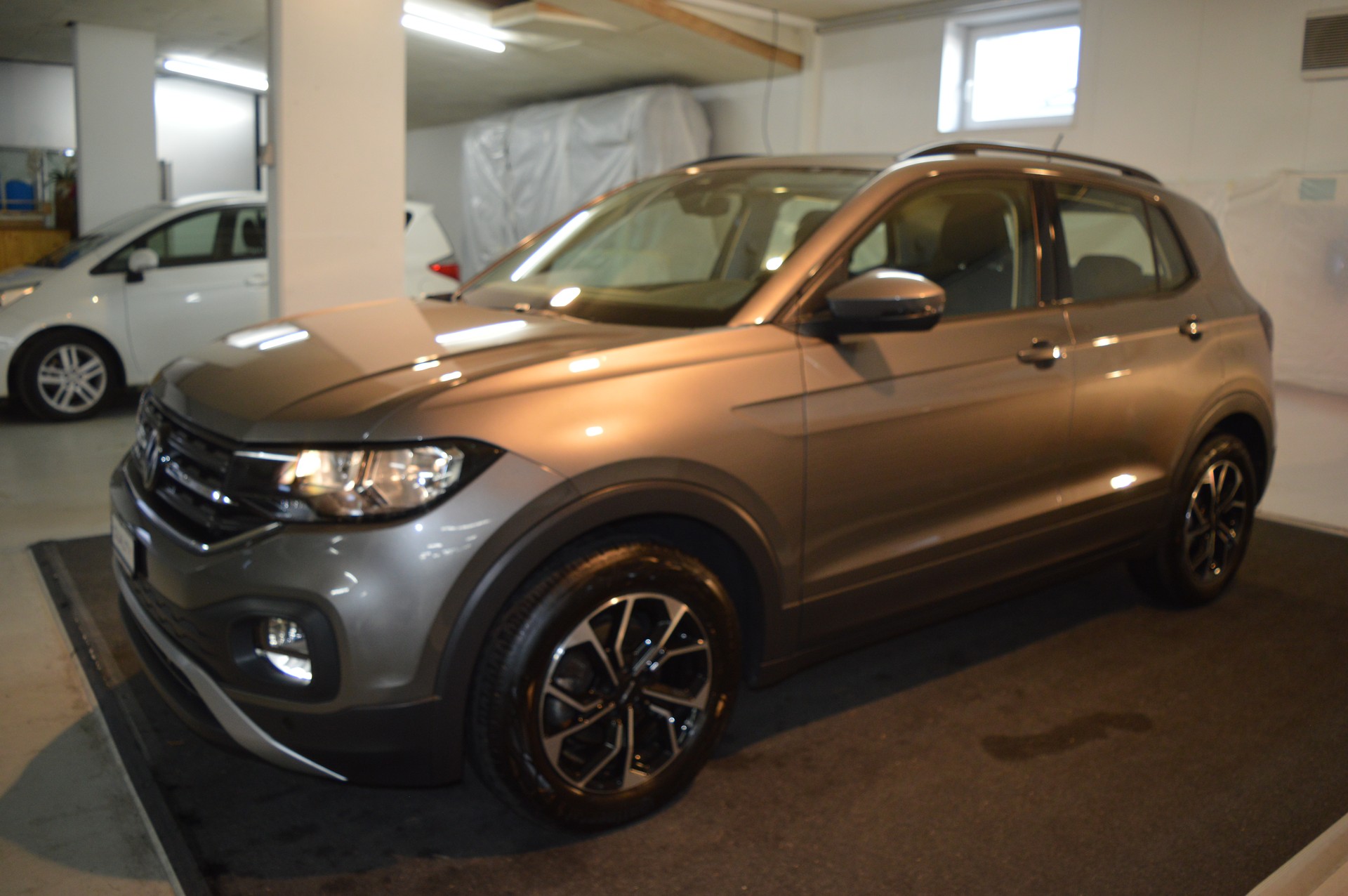 VW T-Cross 1.0 TSI Life DSG-showroom-element-3