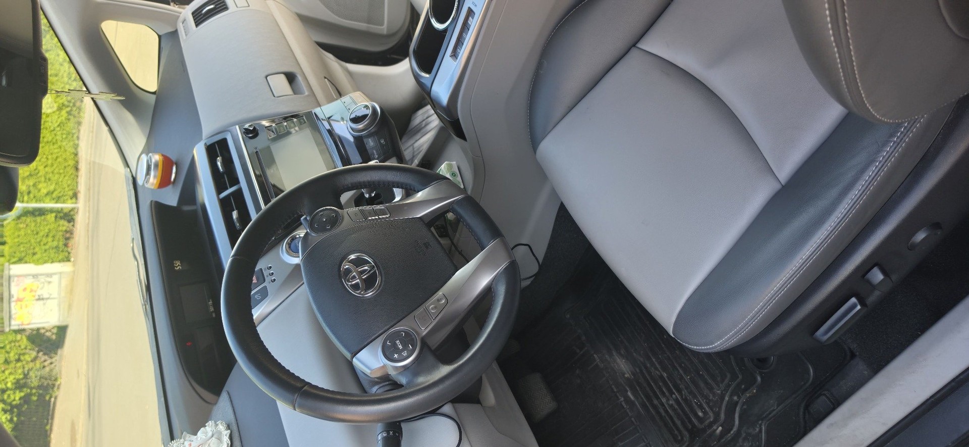 TOYOTA Prius Plus 1.8 Hybrid VT-I Premium-image-7