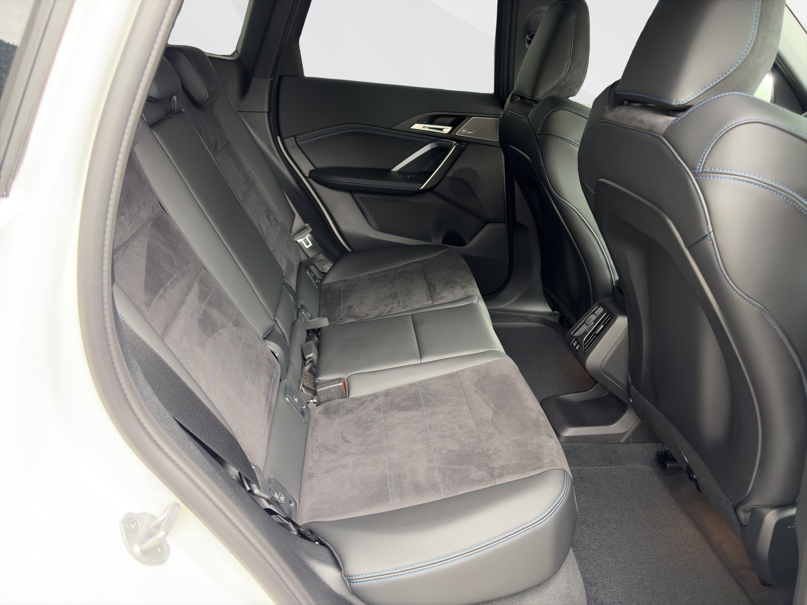 BMW X1 25e xDrive-image-19
