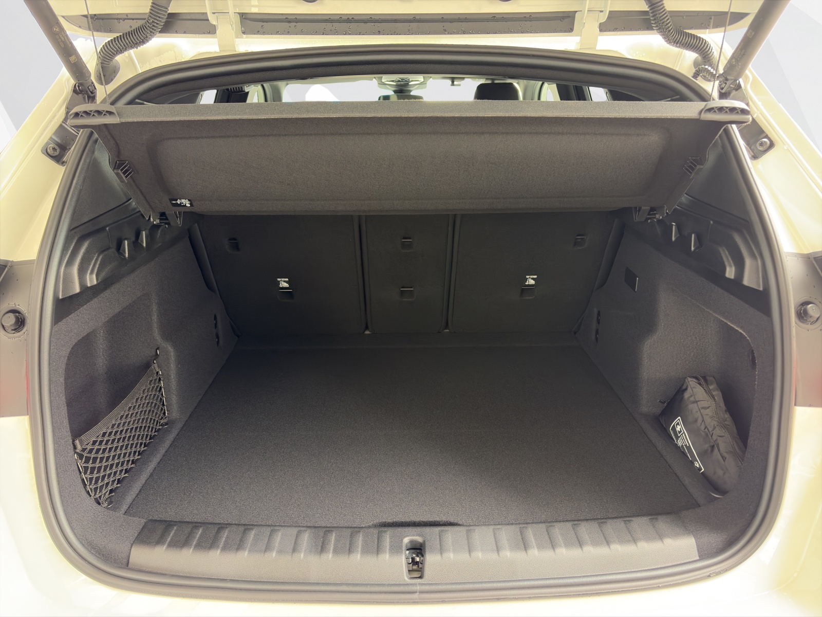 BMW X1 25e xDrive-image-18