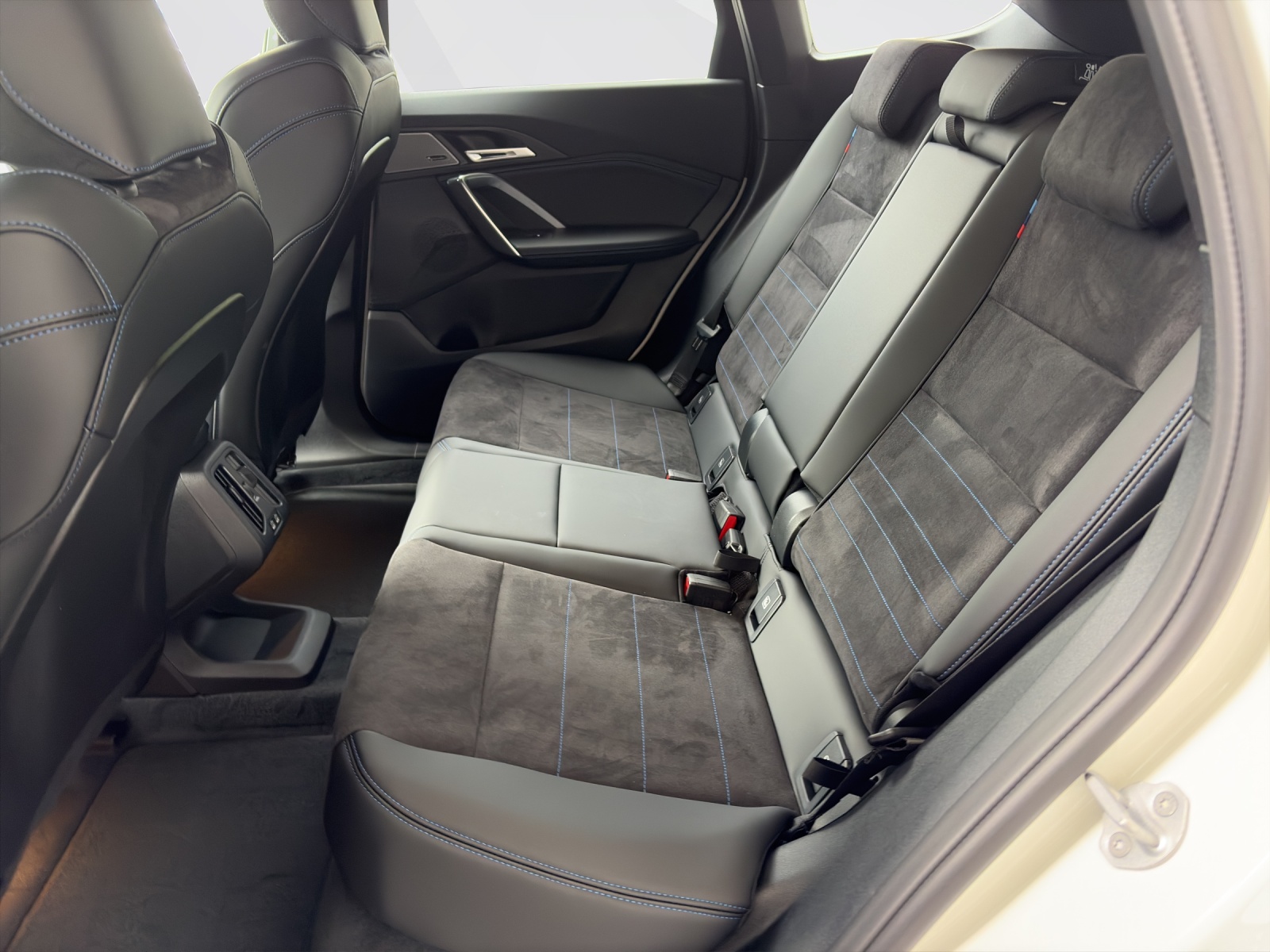BMW X1 25e xDrive-image-17