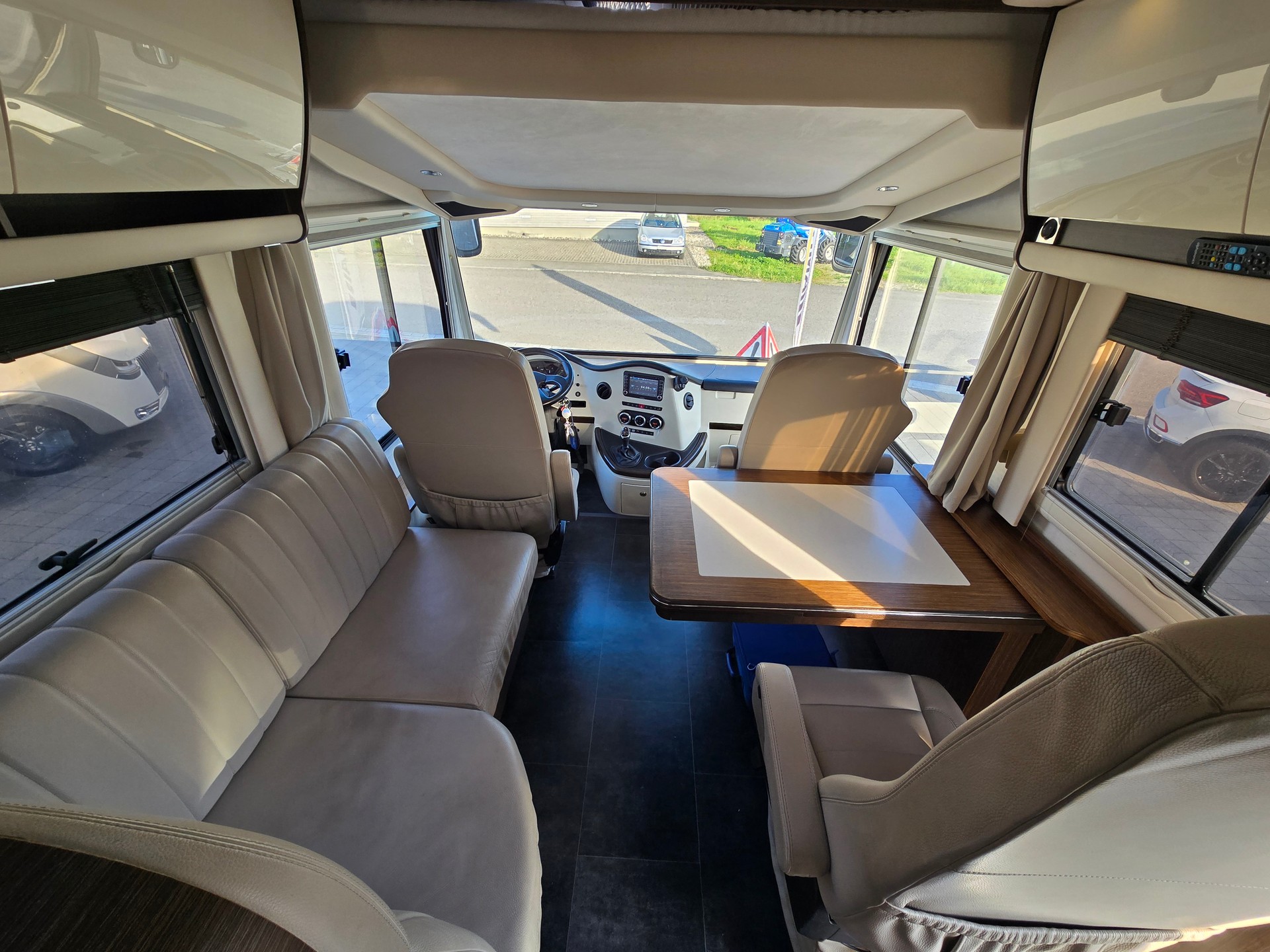 CONCORDE Charisma 850 L-image-8