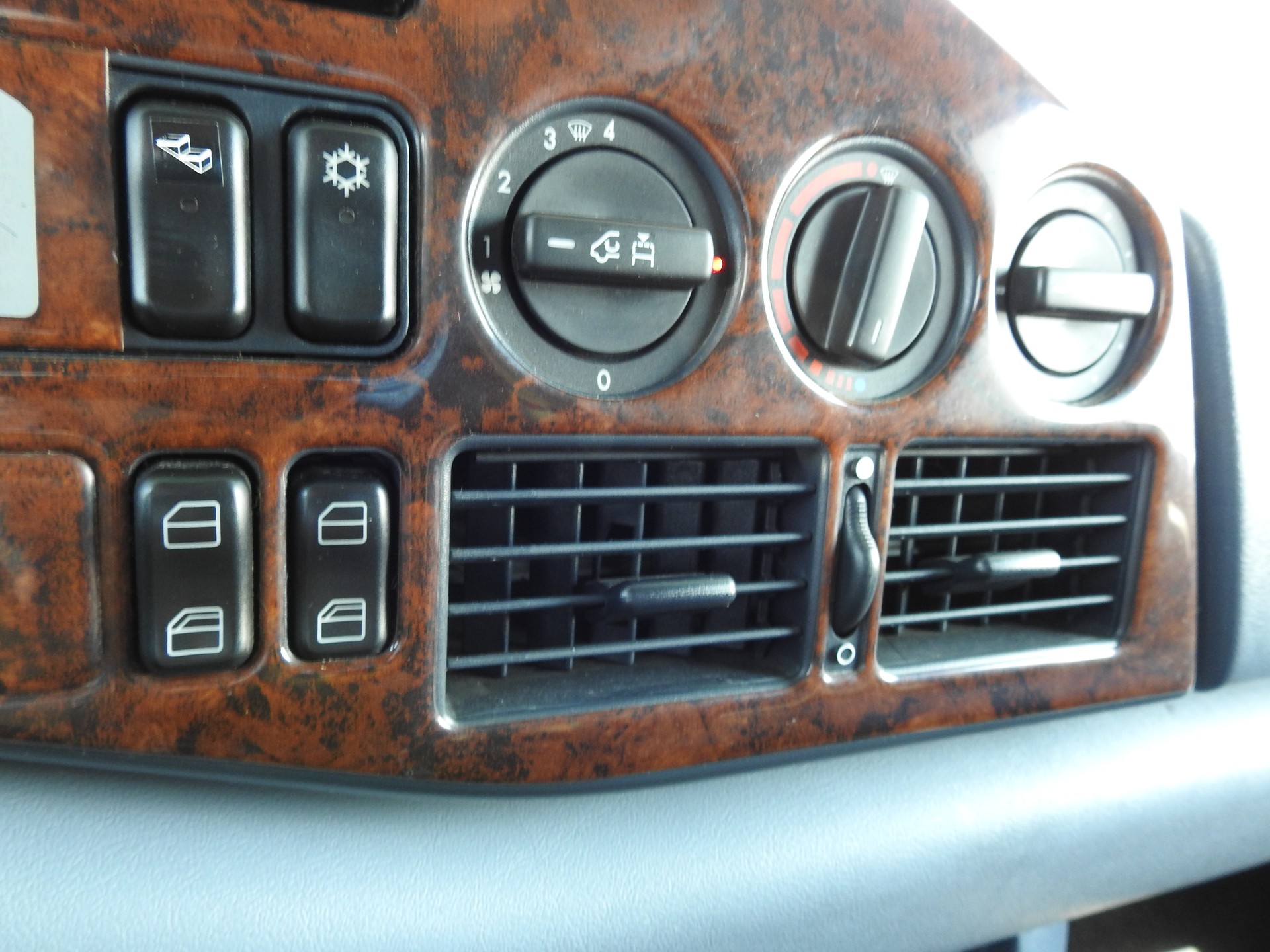 MERCEDES-BENZ 312 D-image-16