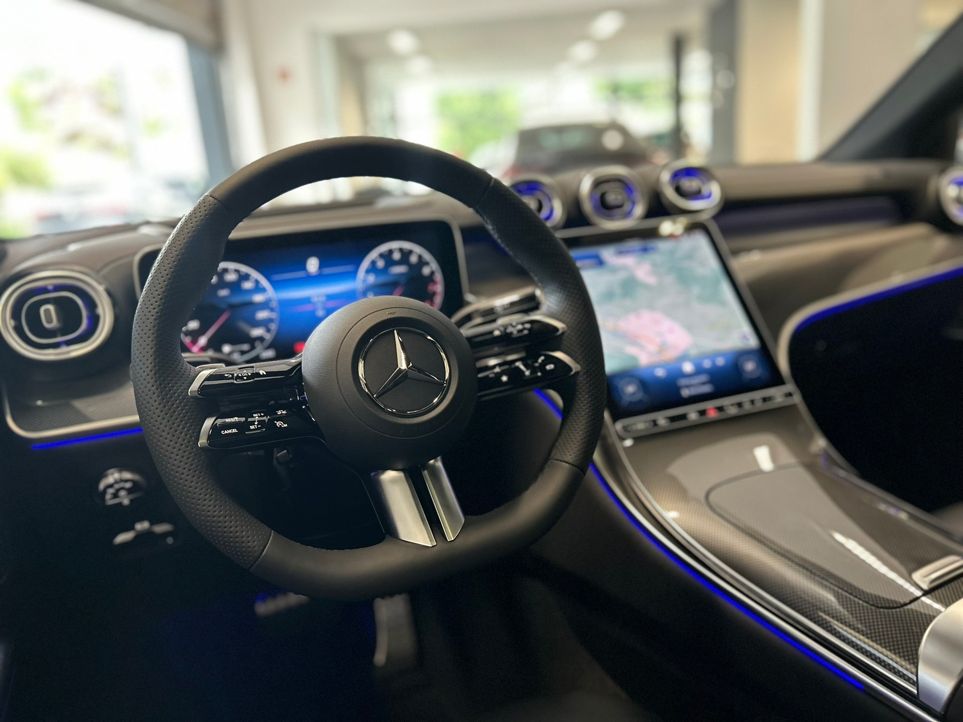 MERCEDES-BENZ GLC Coupé 300 4Matic AMG Line 9G-Tronic-image-10