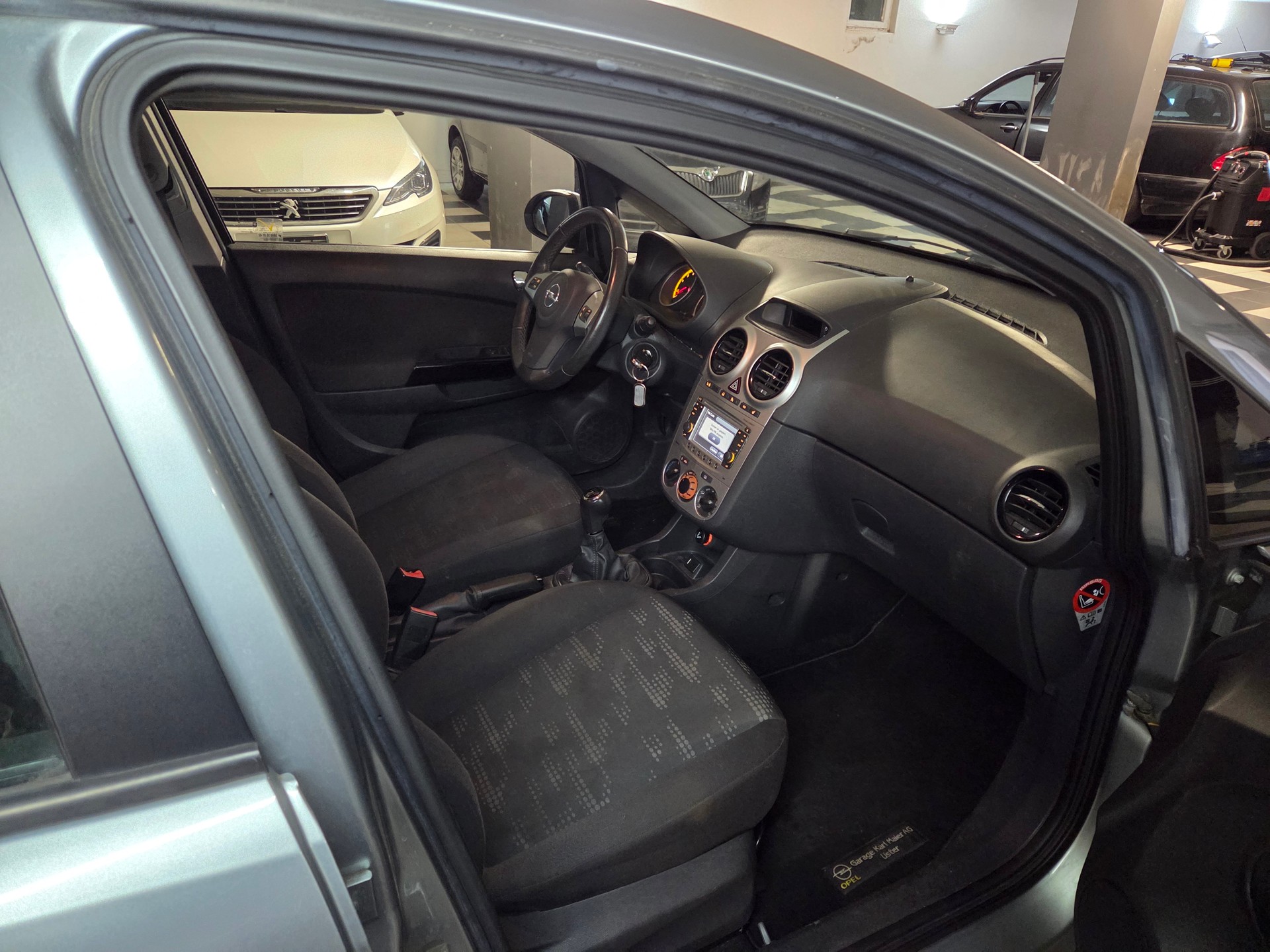 OPEL Corsa 1.4 TP Color Edition-image-12