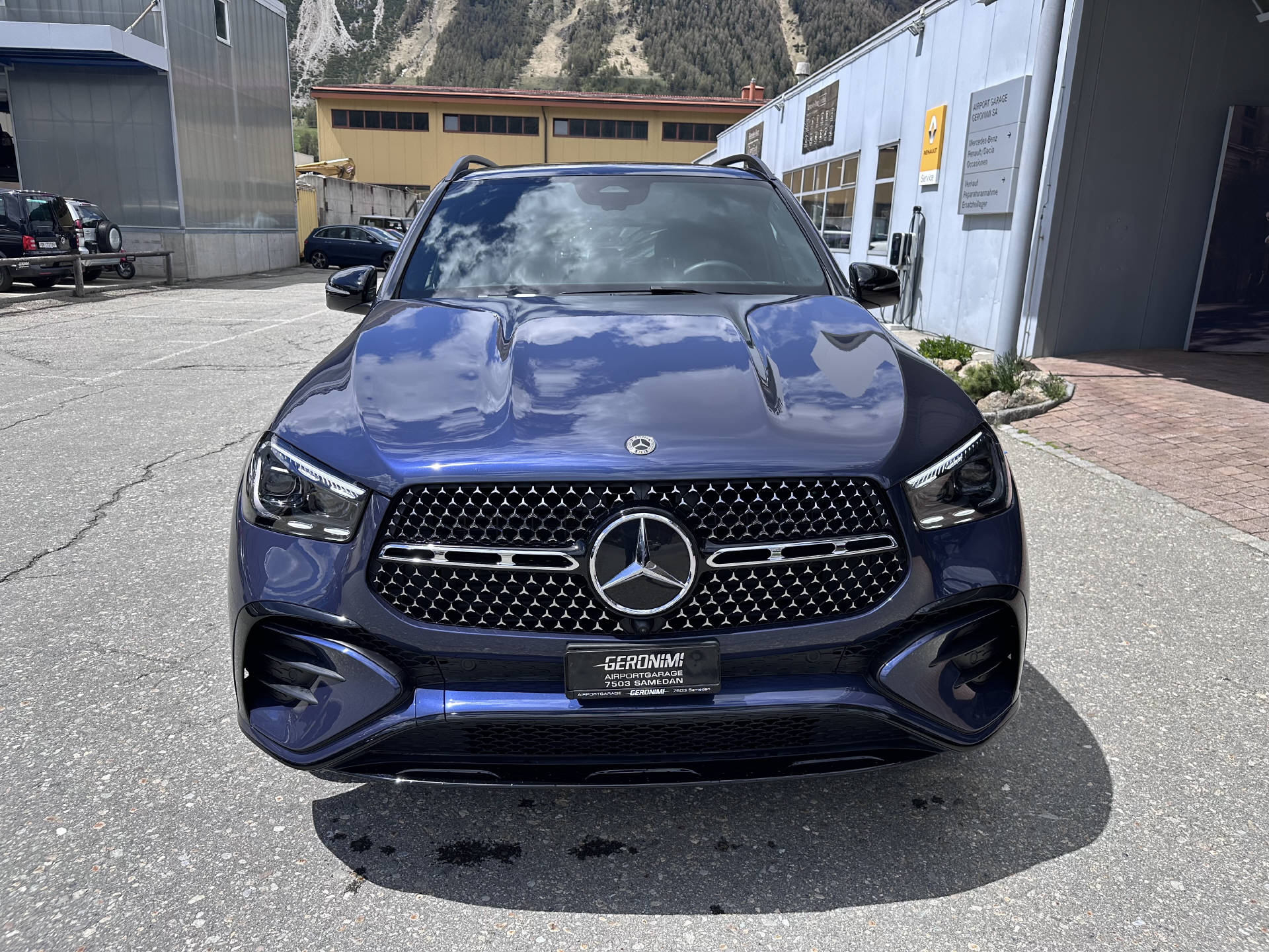 MERCEDES-BENZ GLE 350 de AMG Line 4Matic-showroom-element-3
