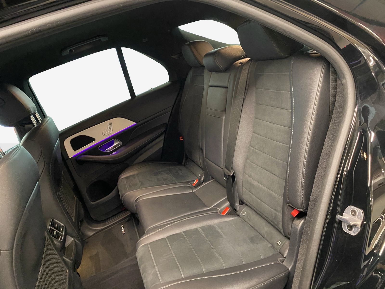 MERCEDES-BENZ GLE 300 d 4Matic AMG Line 9G-Tronic-image-11