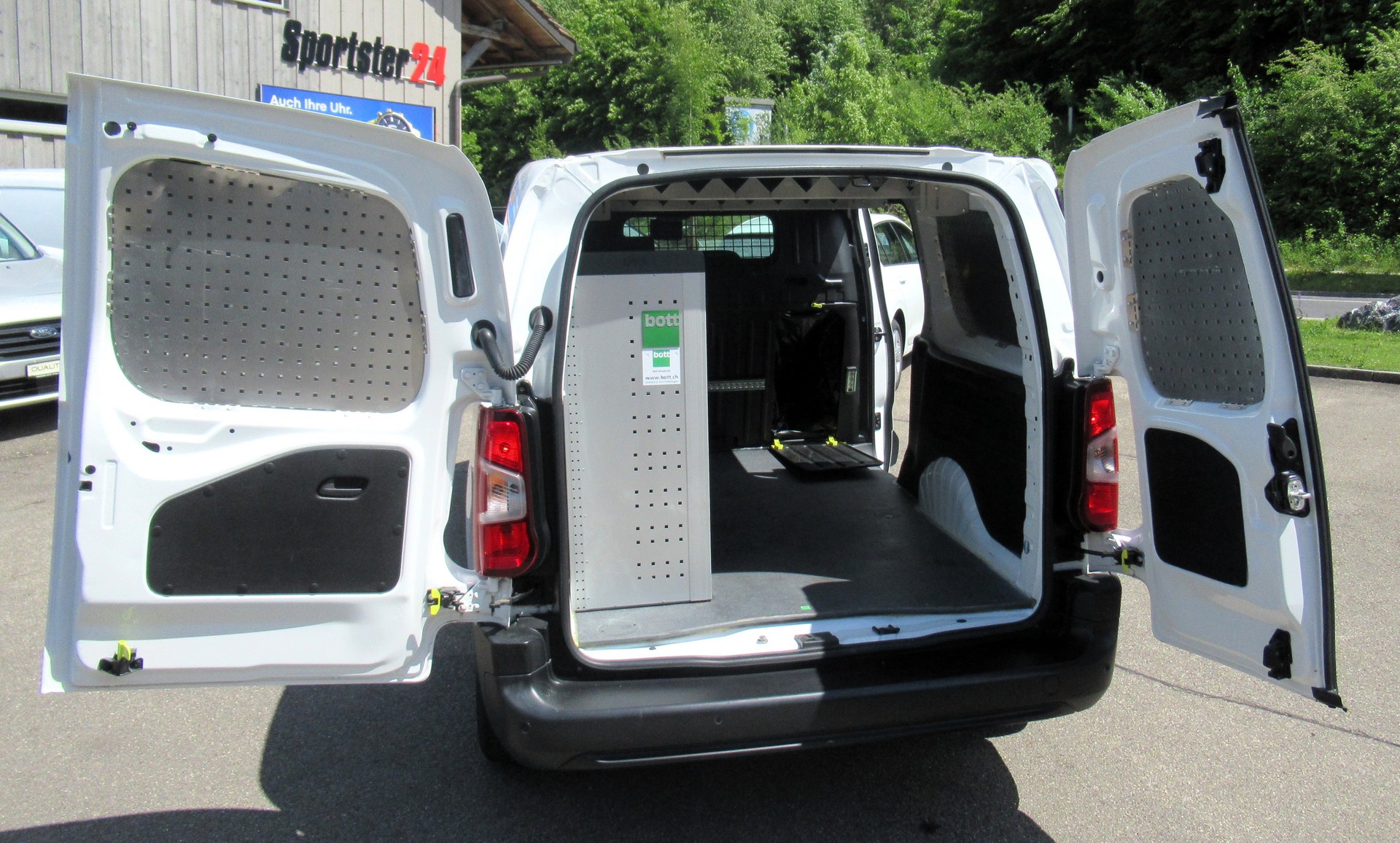 PEUGEOT Partner 1.5 Blue HDi s/s Asphalt Long 1000kg-image-4