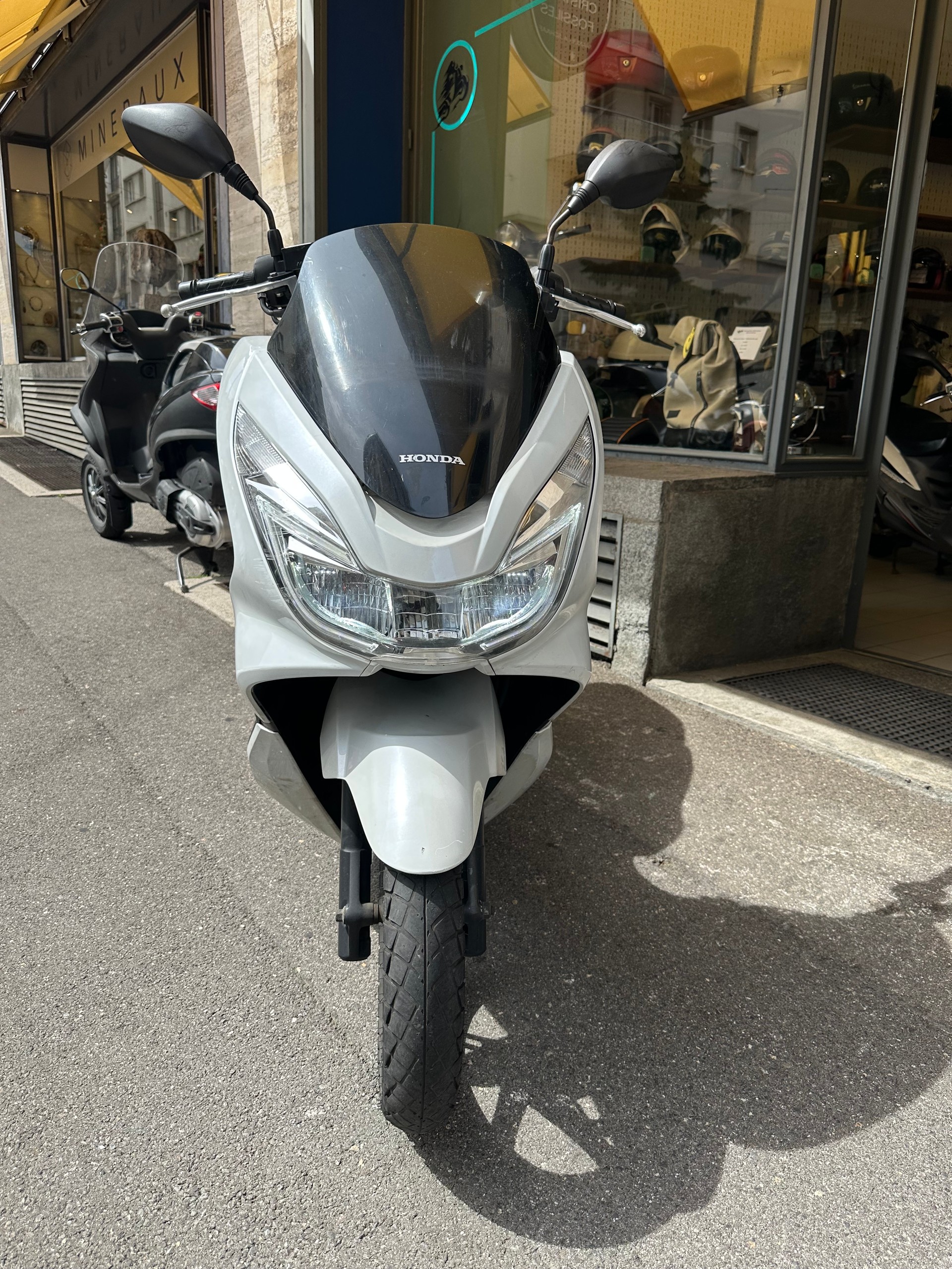 HONDA PCX 125 i-image-1