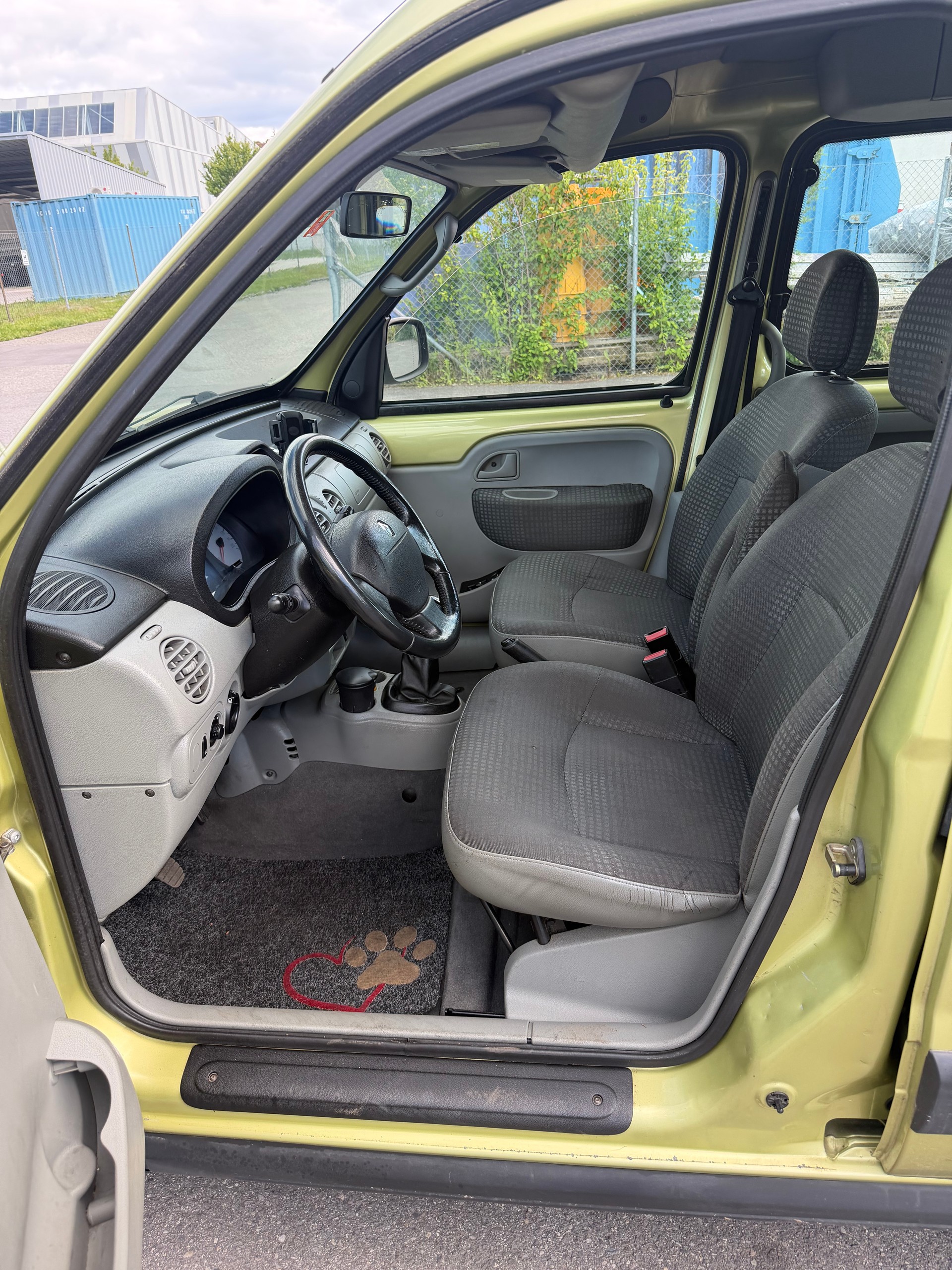 RENAULT Kangoo 1.6 16V Privilège Suisse 4x4-image-6
