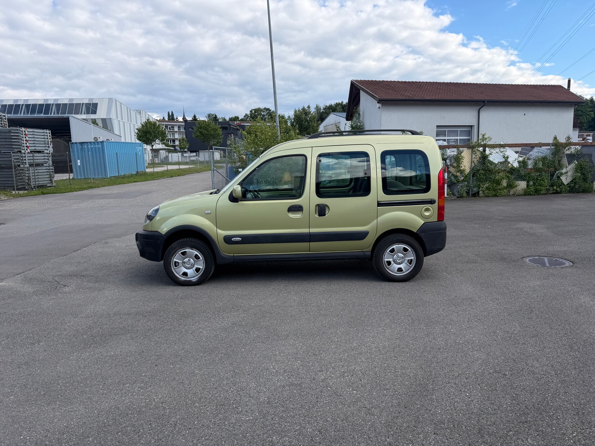 RENAULT Kangoo 1.6 16V Privilège Suisse 4x4-image-4