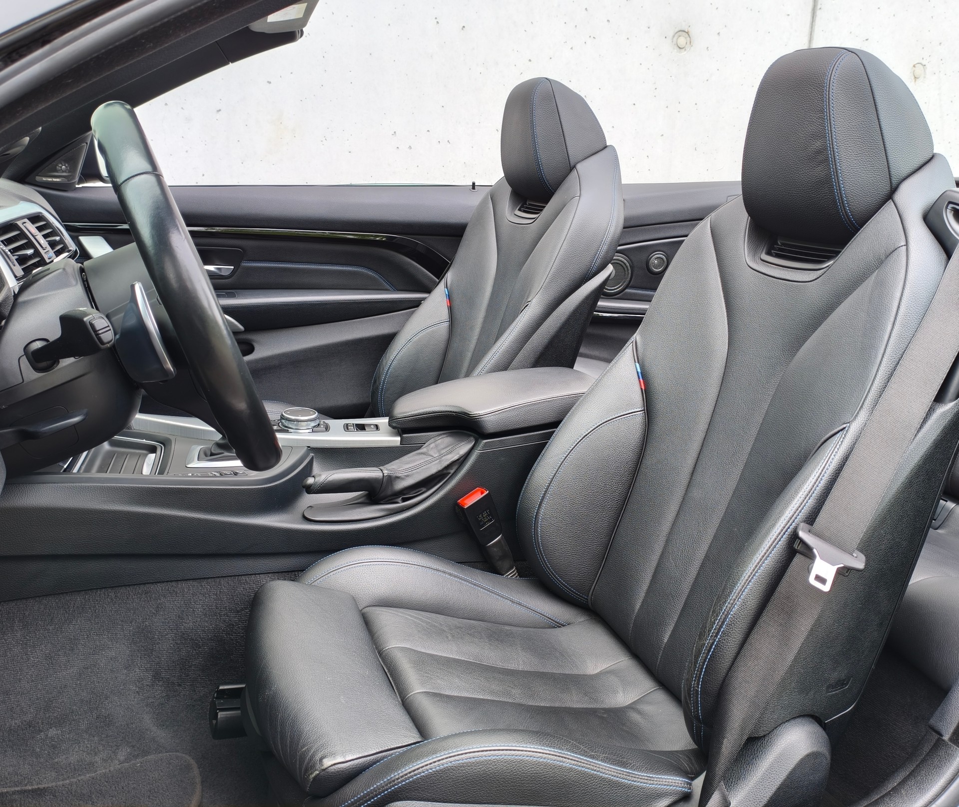 BMW 435i Cabriolet xDrive M-Sport Steptronic-image-10