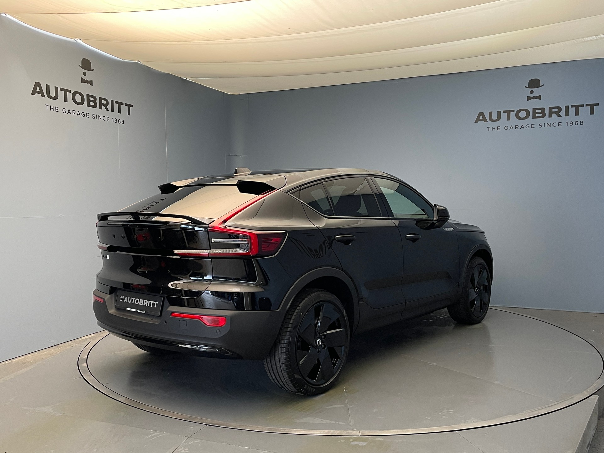 VOLVO EC40 Twin Performance Black Edition AWD-image-5