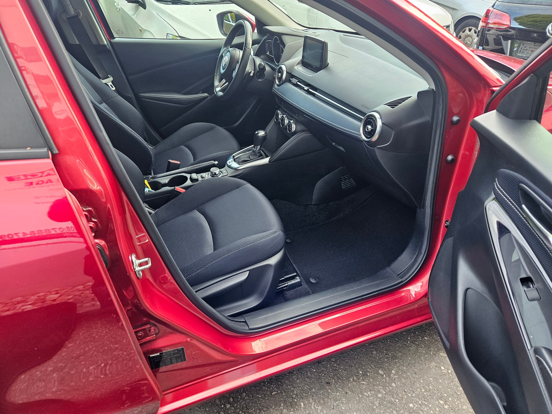 MAZDA 2 SKYACTIV-G 90 Revolution Automat-image-8