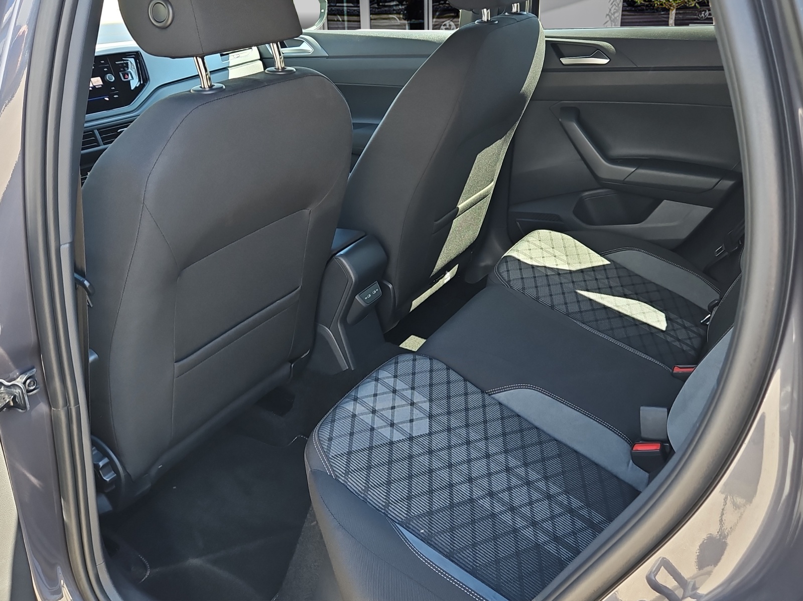 VW Taigo 1.5 TSI R-Line DSG-image-19