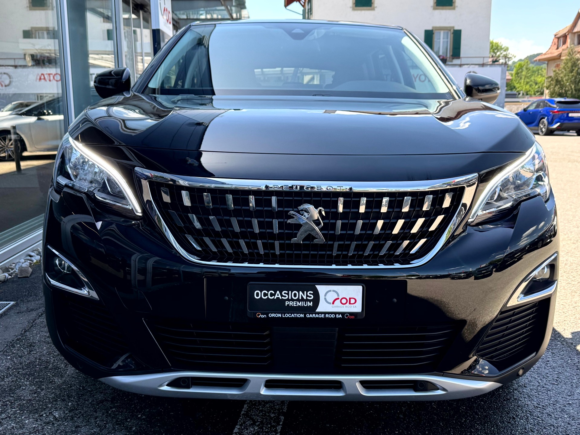 PEUGEOT 3008 1.2 PureTech Allure Noir Perla EAT8-showroom-element-3