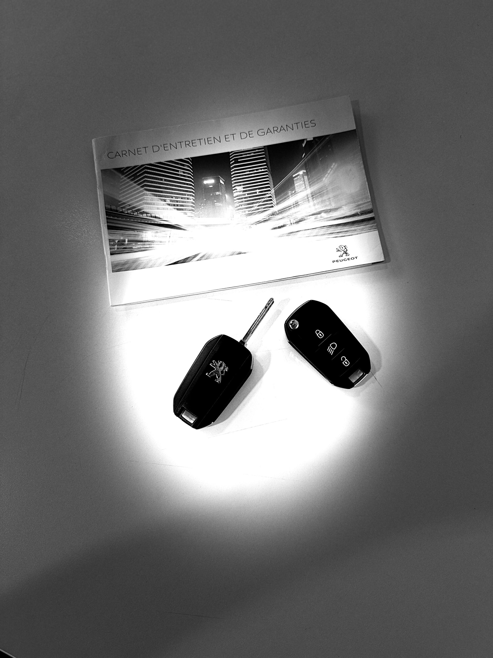 PEUGEOT 3008 1.2 PureTech Allure Noir Perla EAT8-image-31