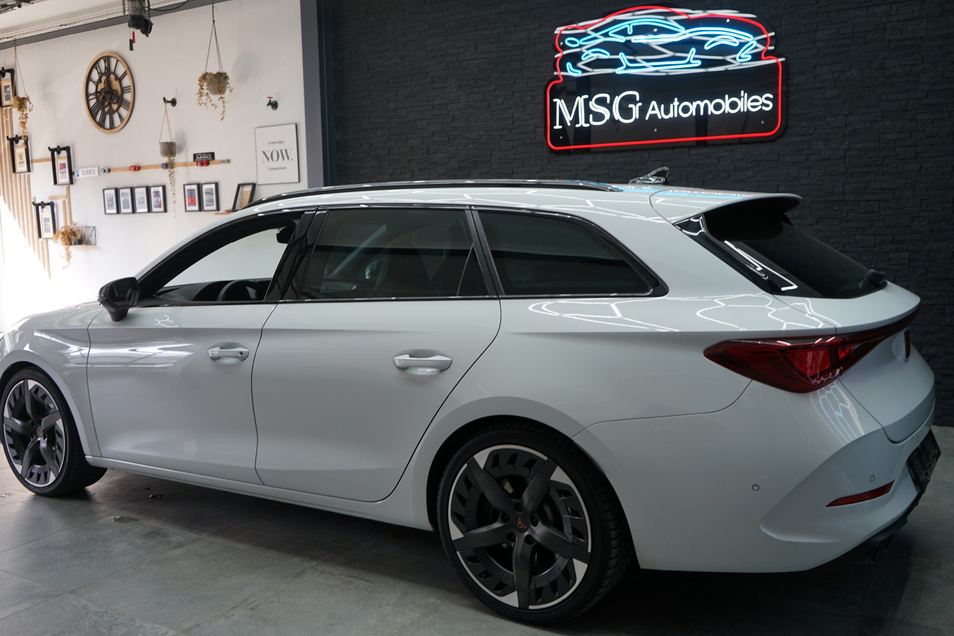 CUPRA LEON ST 2.0 TSI VZ DSG 4Drive-showroom-element-2