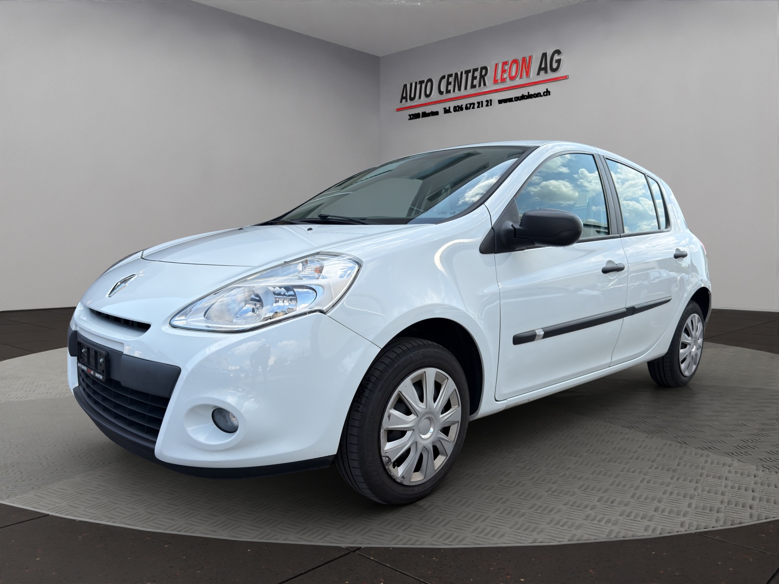 RENAULT Clio 1.2 16V Expression-showroom-element-1