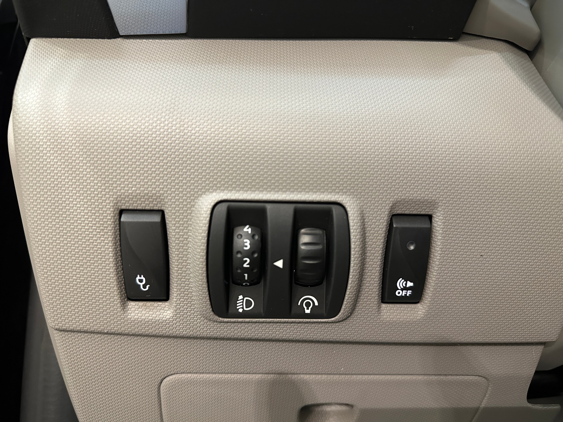 RENAULT Zoe Intens Q210-image-23