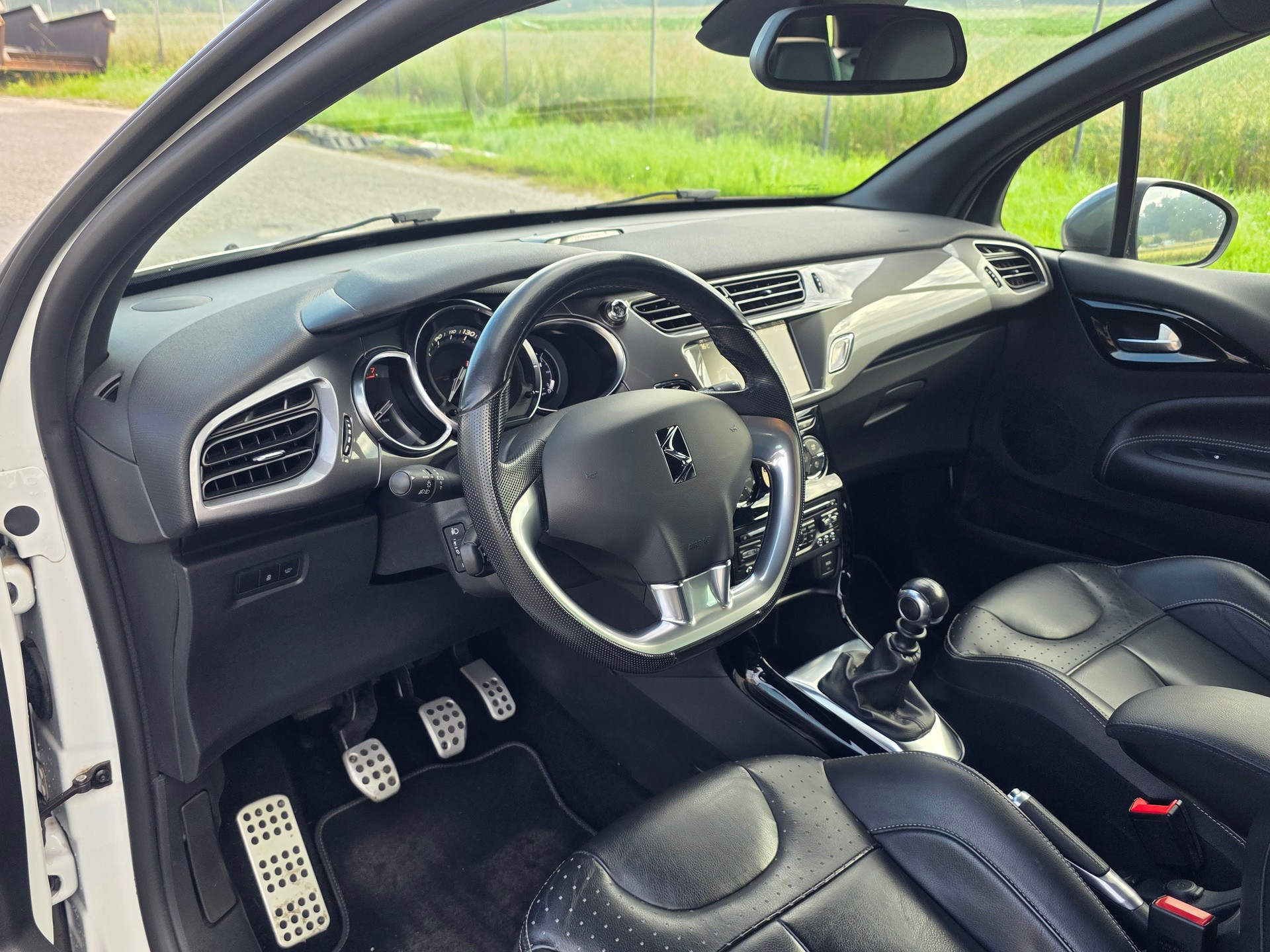 DS AUTOMOBILES DS3 1.6 THP Sport Chic Plus / Neu ab Mfk.-image-9