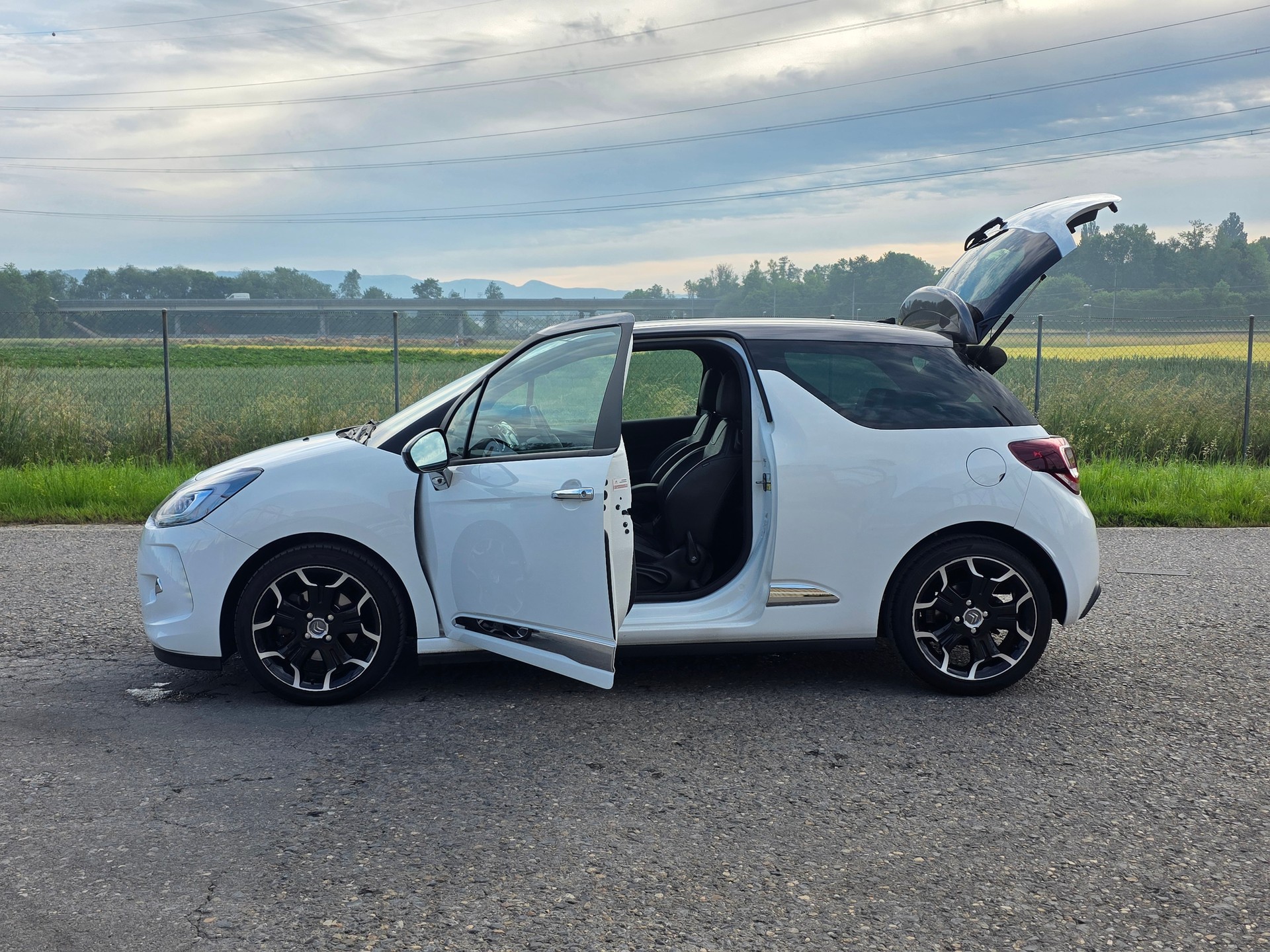 DS AUTOMOBILES DS3 1.6 THP Sport Chic Plus / Neu ab Mfk.-image-3