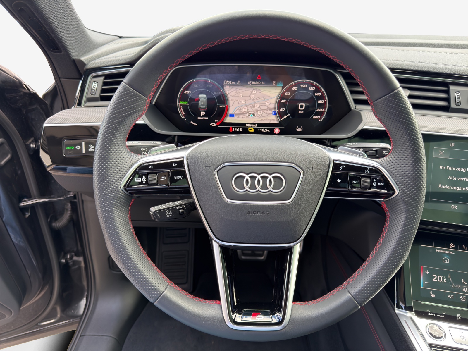 AUDI Q8 55 e-tron Black Edition quattro-image-9