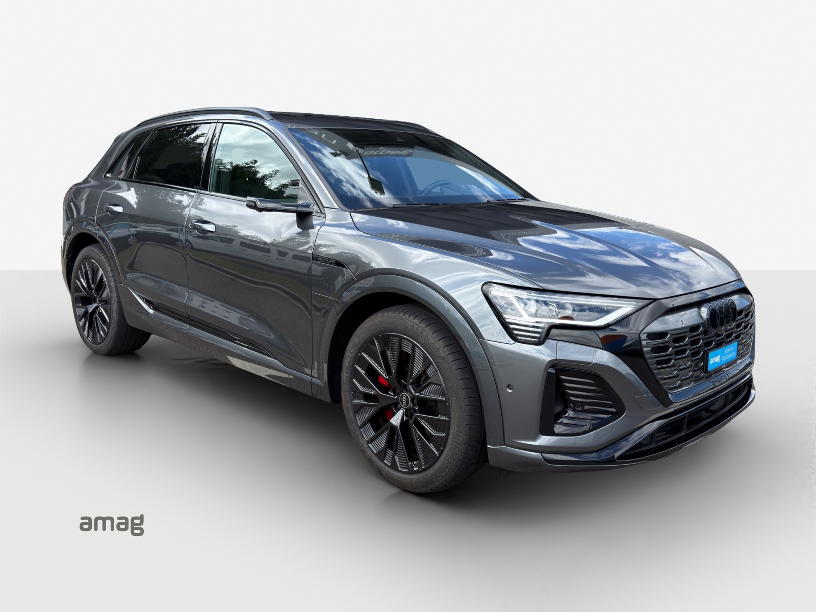 AUDI Q8 55 e-tron Black Edition quattro-image-5