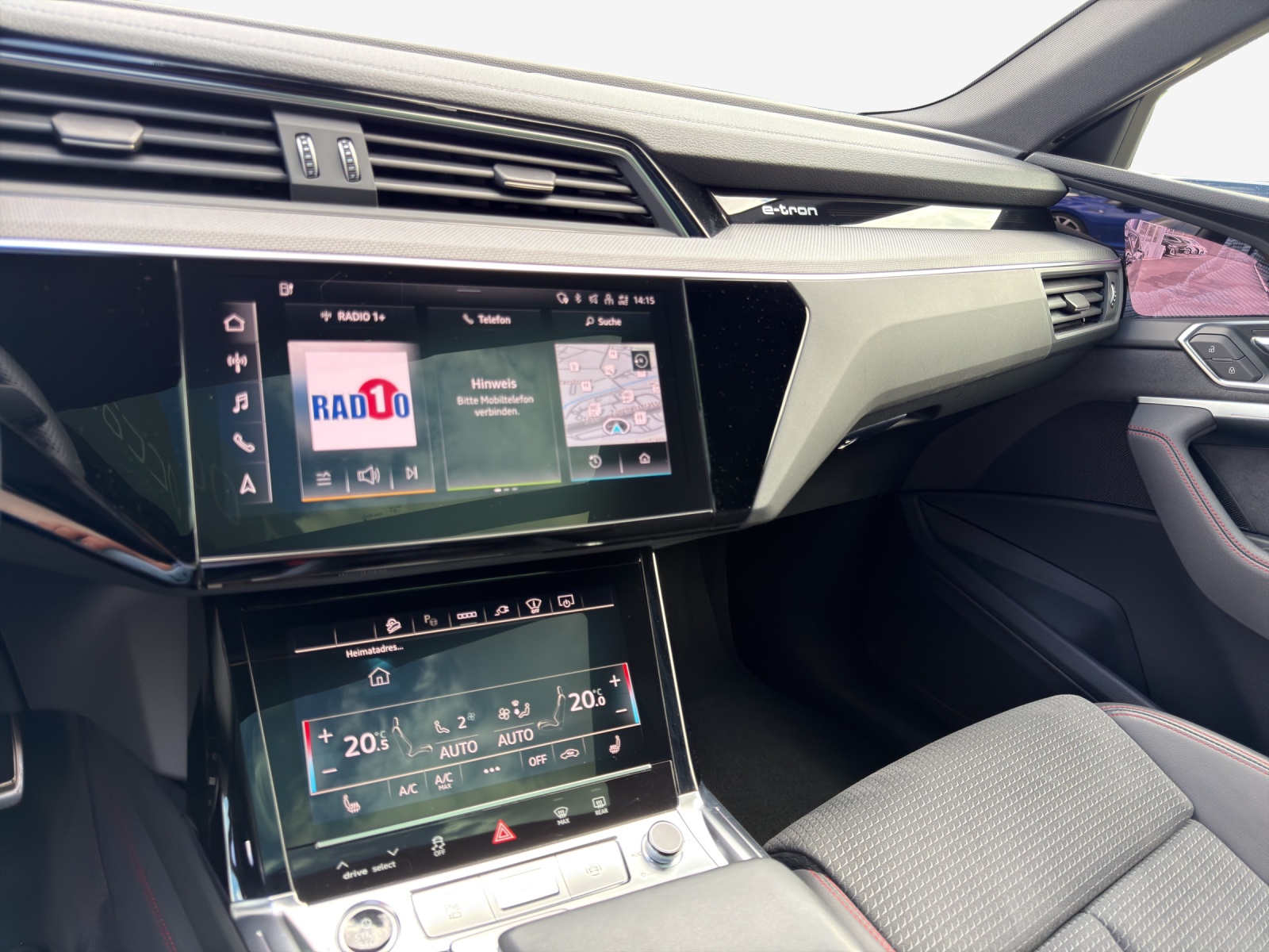 AUDI Q8 55 e-tron Black Edition quattro-image-10