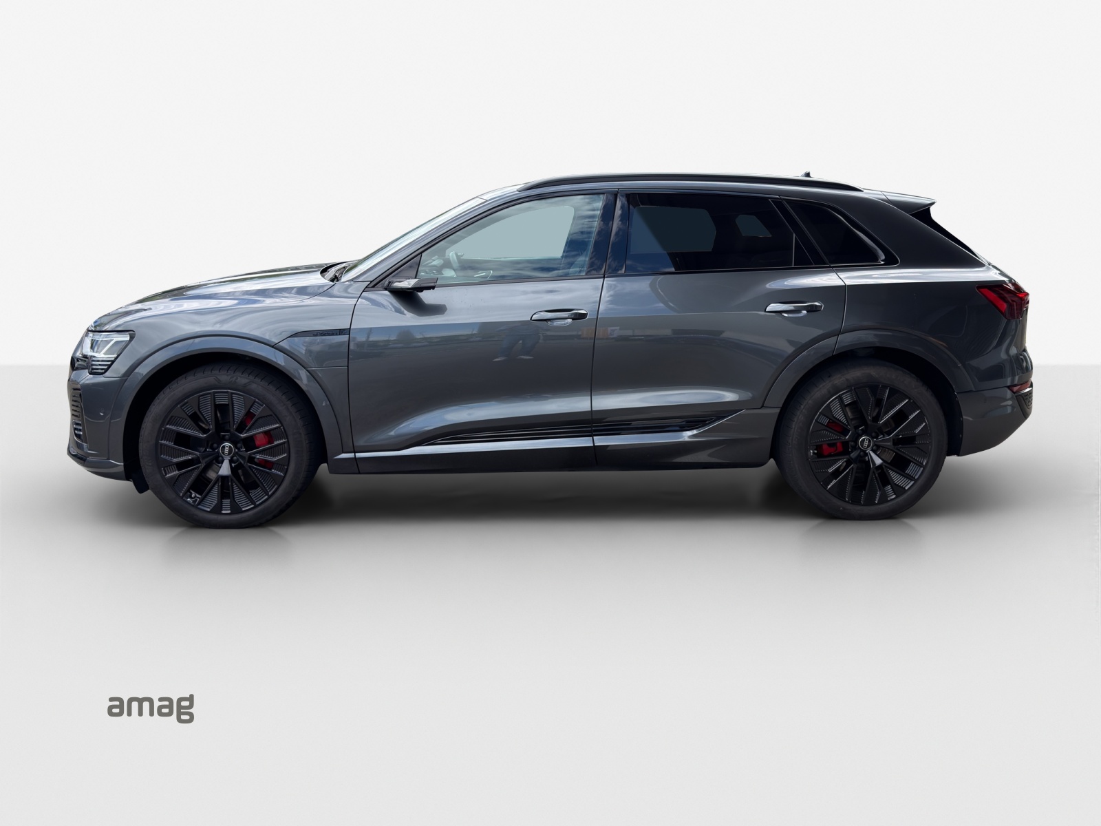 AUDI Q8 55 e-tron Black Edition quattro-showroom-element-1