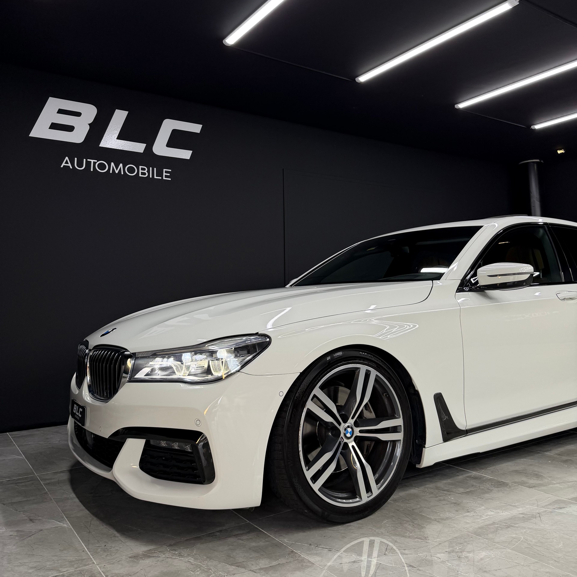BMW 730d xDrive Steptronic-image-1