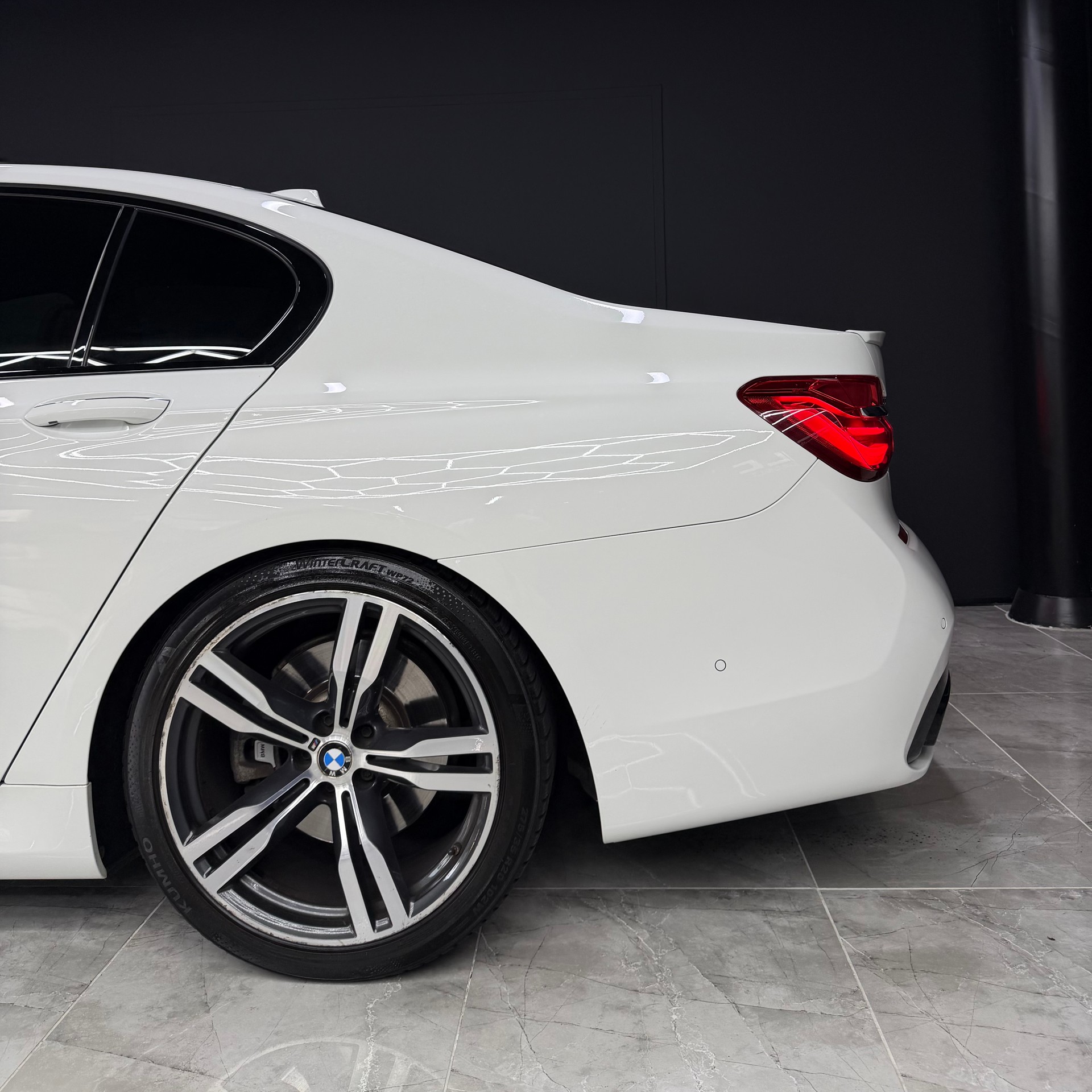 BMW 730d xDrive Steptronic-image-5