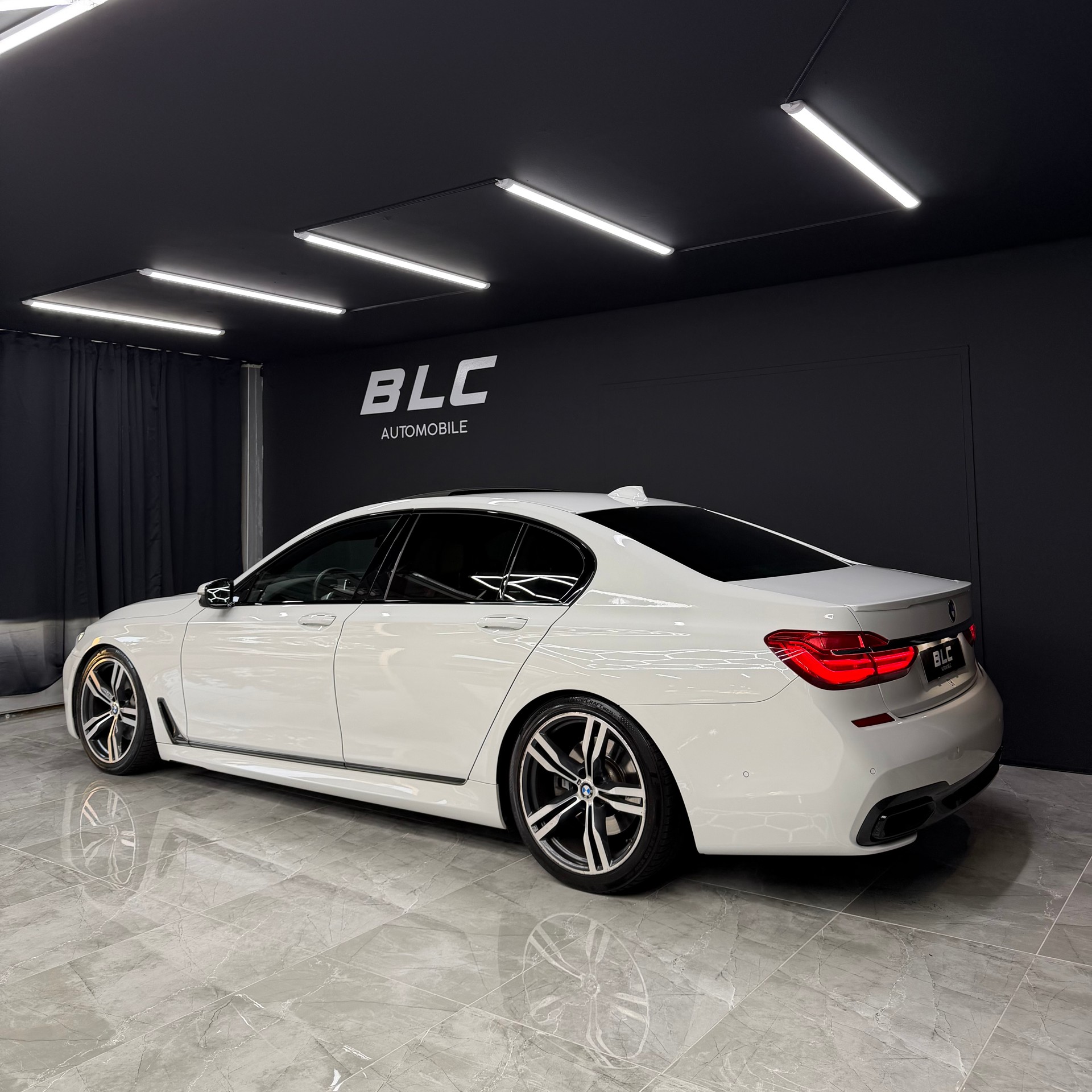 BMW 730d xDrive Steptronic-image-4