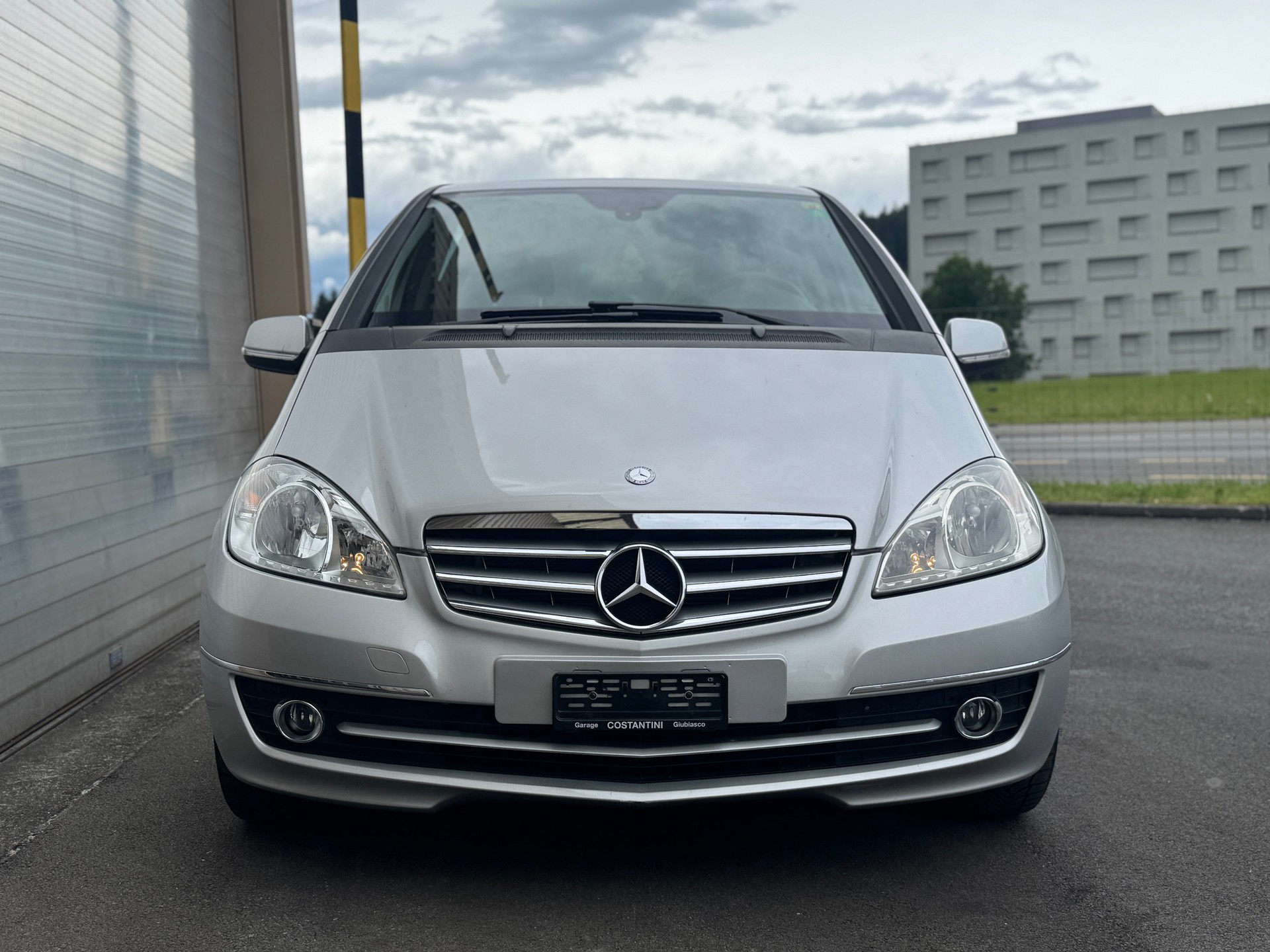 MERCEDES-BENZ A 170 Classic Edition A-showroom-element-1