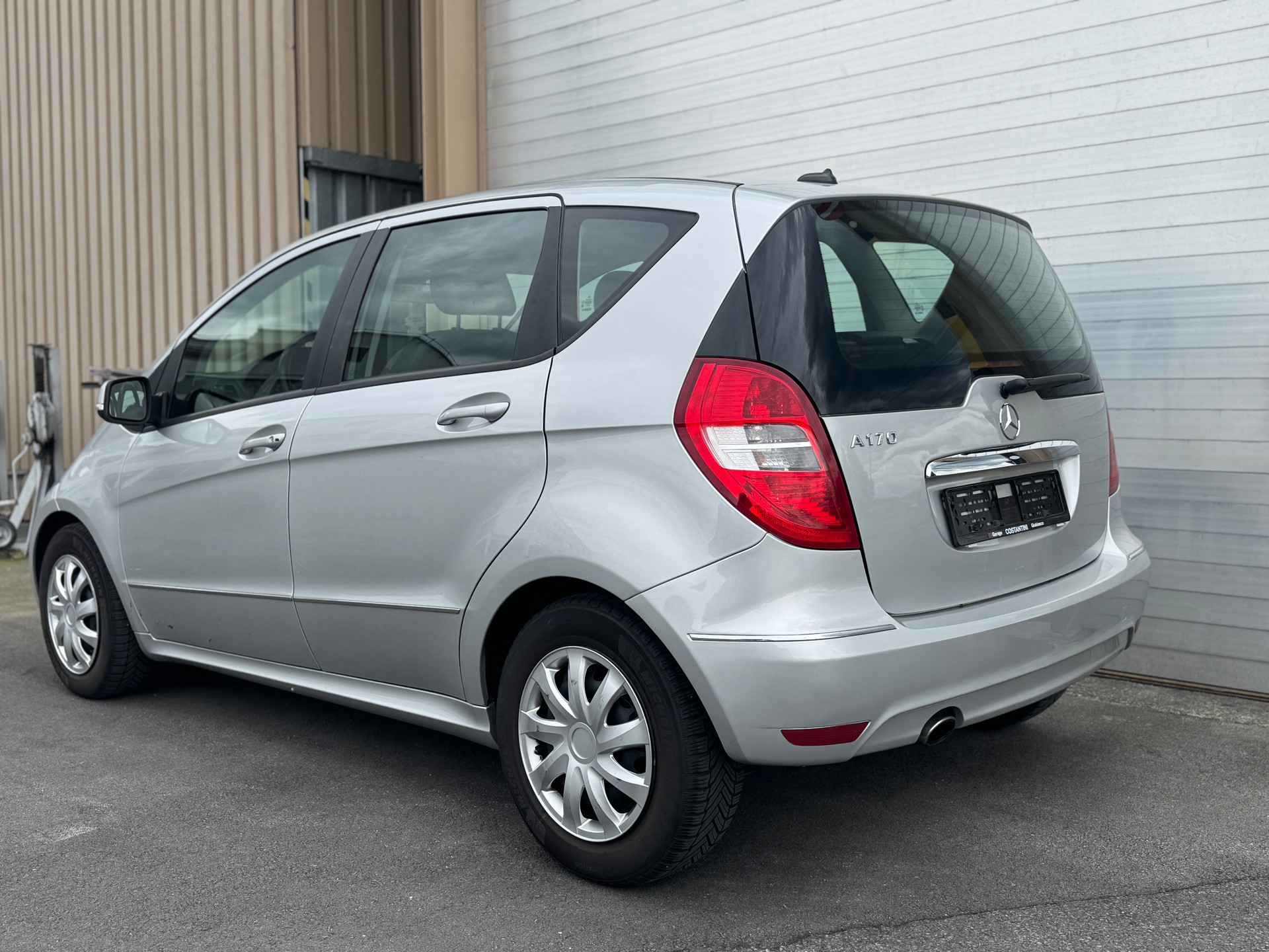 MERCEDES-BENZ A 170 Classic Edition A-showroom-element-3