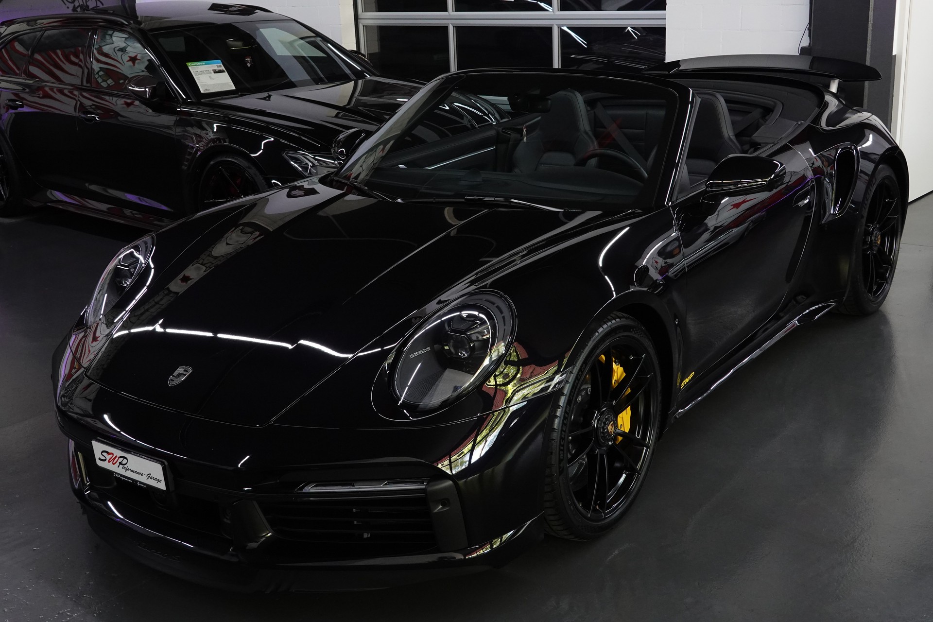PORSCHE 911 TURBO S CABRIO PDK BLACK CH-FZ LIFTSYSTEM FULL ON TOP-showroom-element-2