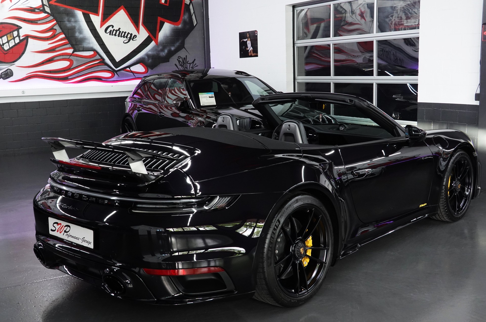 PORSCHE 911 TURBO S CABRIO PDK BLACK CH-FZ LIFTSYSTEM FULL ON TOP-image-25